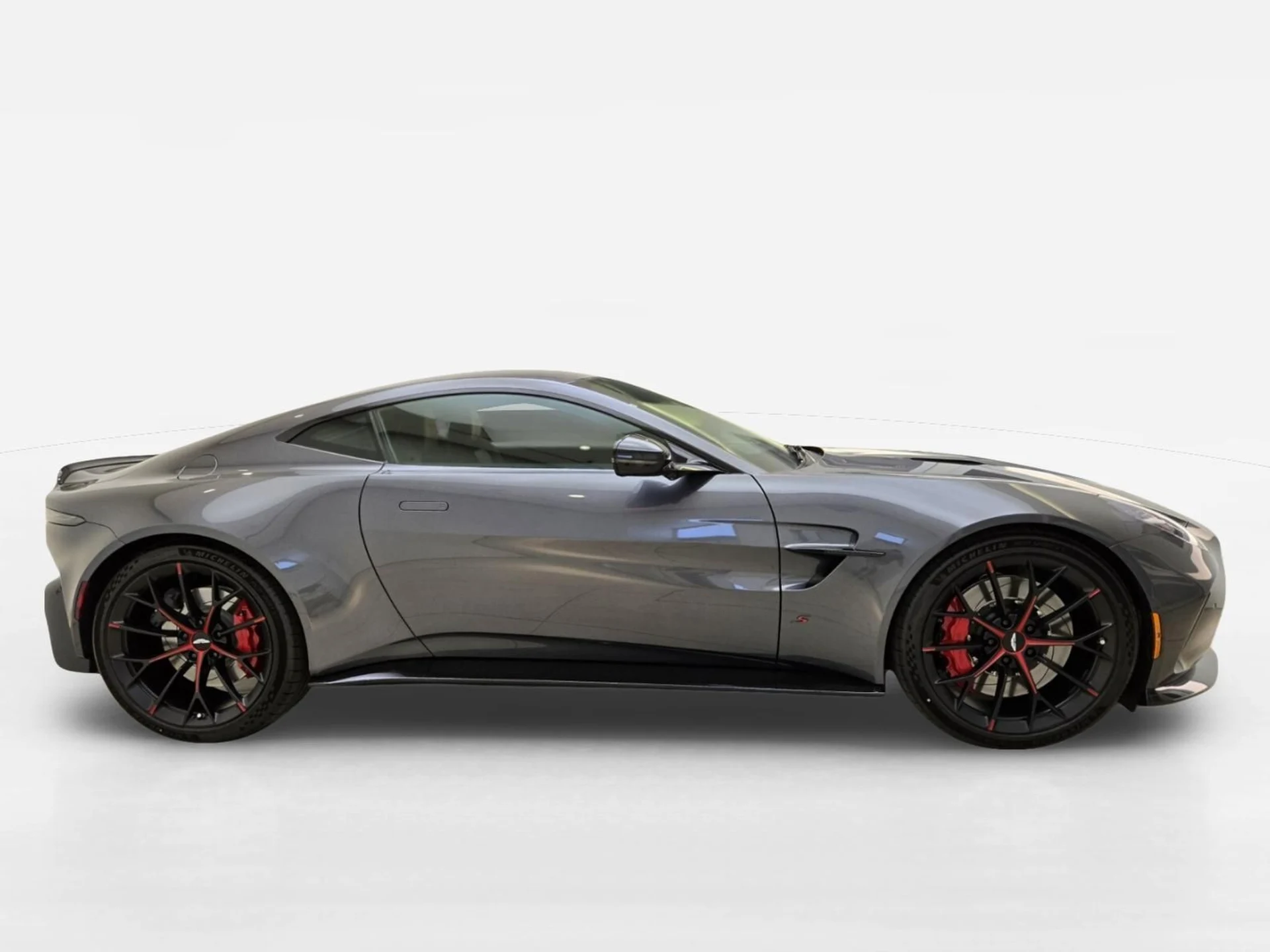mph005_843960088_New_2026_Aston_Martin_Vantage_S_1786166332_91101e03a9