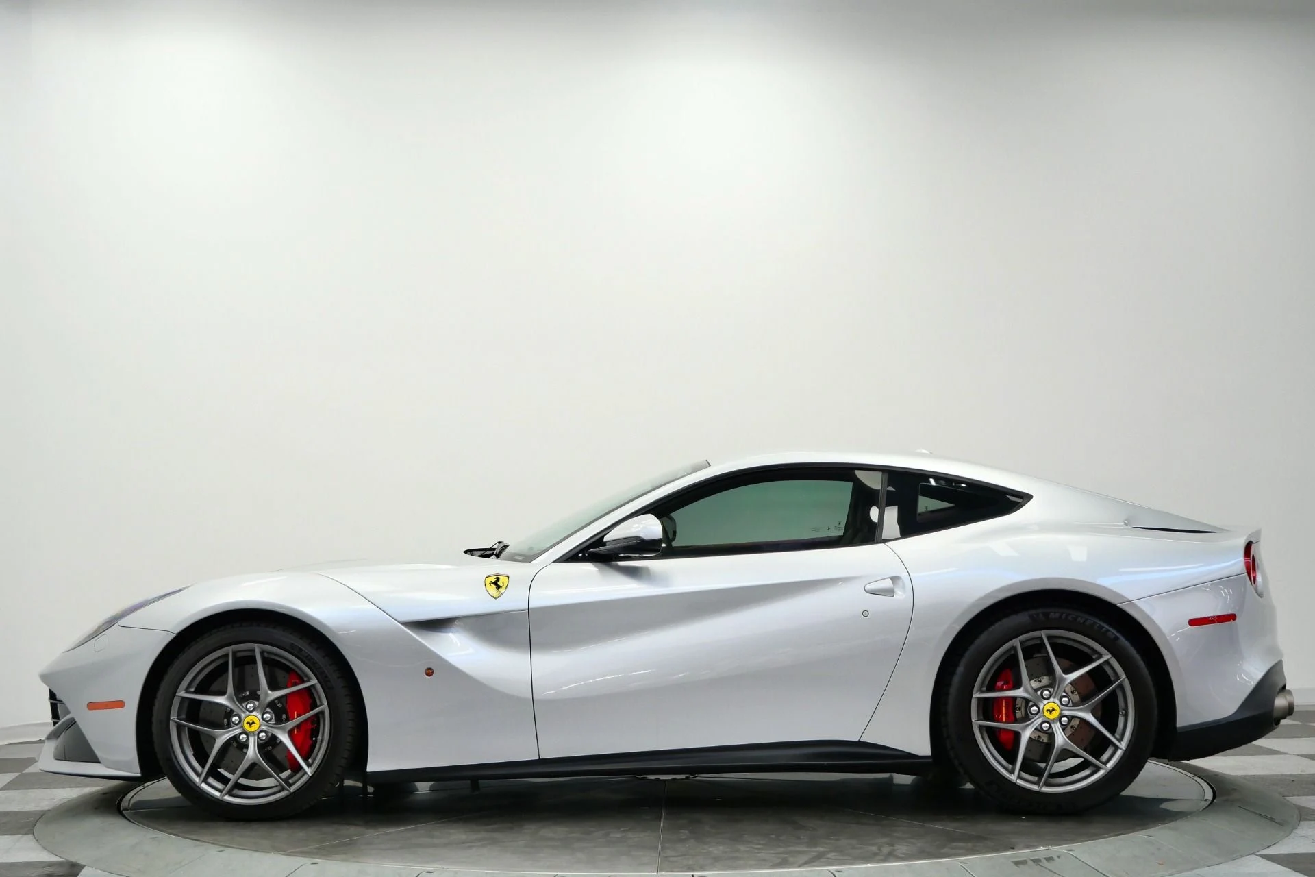 mph005_845864628_Used_2015_Ferrari_F12berlinetta_Extensive_Interior_Carbon_Fiber_Diamond_Stitching_1790872038_fbce3d7d2a