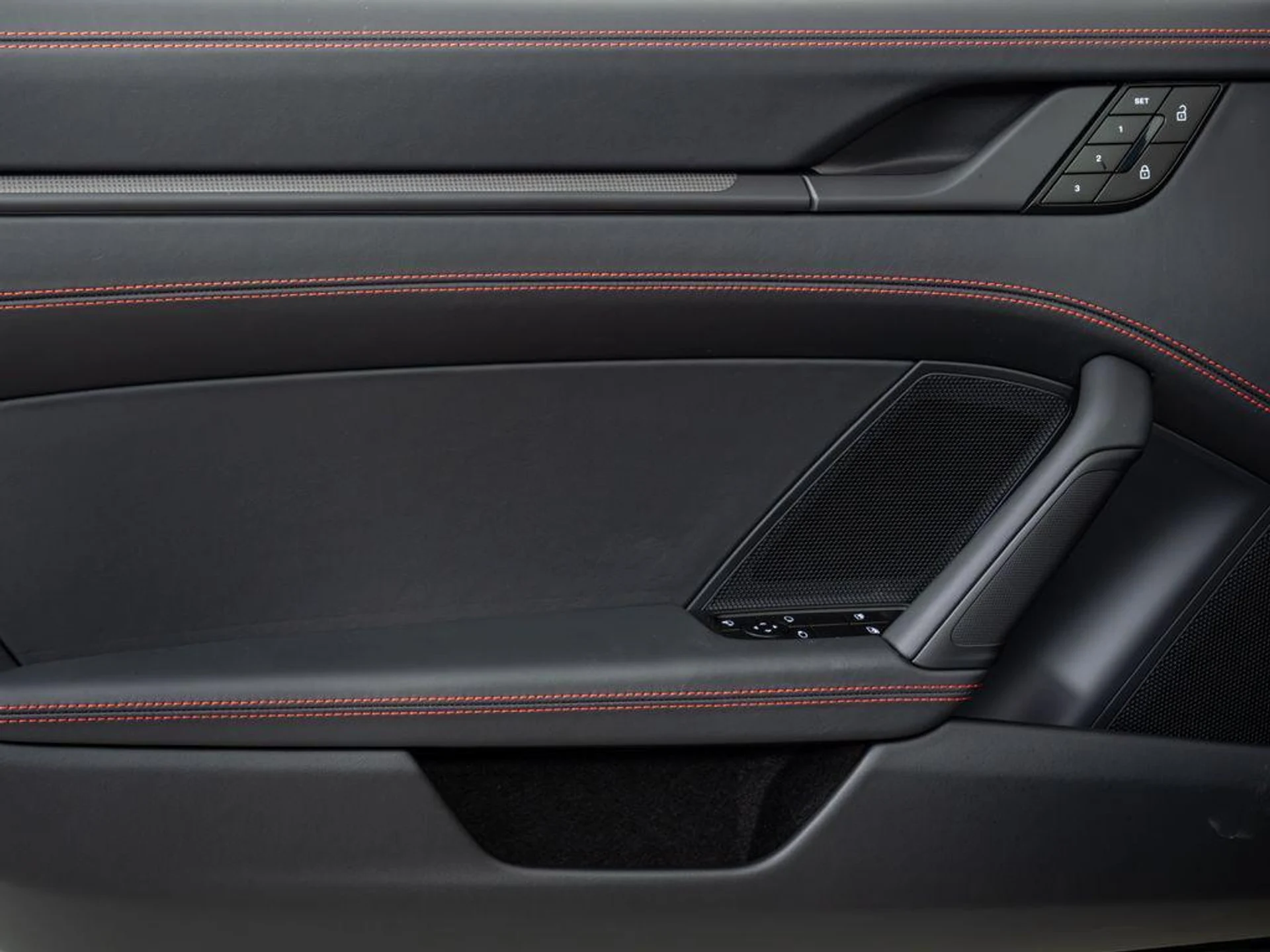 mph005_851374797_b_Zca_JC_Qtpa_p_6hlrn8_24l_V0_A_819341109d