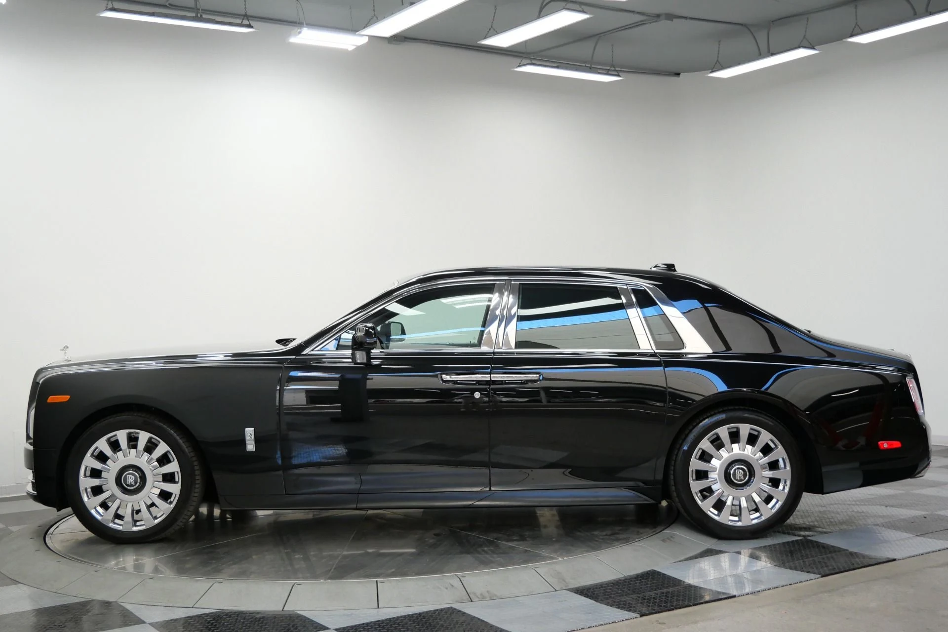mph005_855869056_Used_2019_Rolls_Royce_Phantom_The_Phantom_Package_Very_Low_Miles_Bespoke_Audio_1791821565_6492129266
