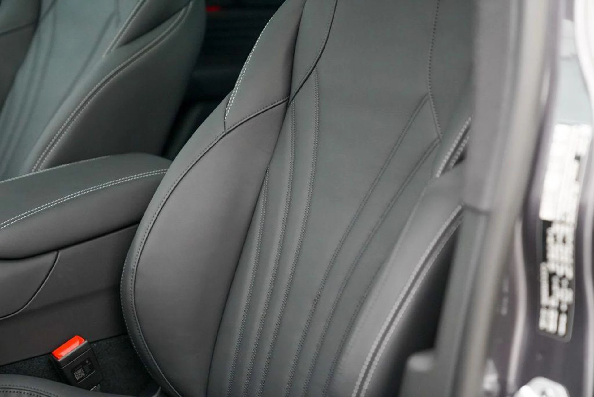 mph005_85883036_Mb_A_Zm_G_Dx9b7m_Mkral9o8o0_Iz_N2s_7c0db9b52e