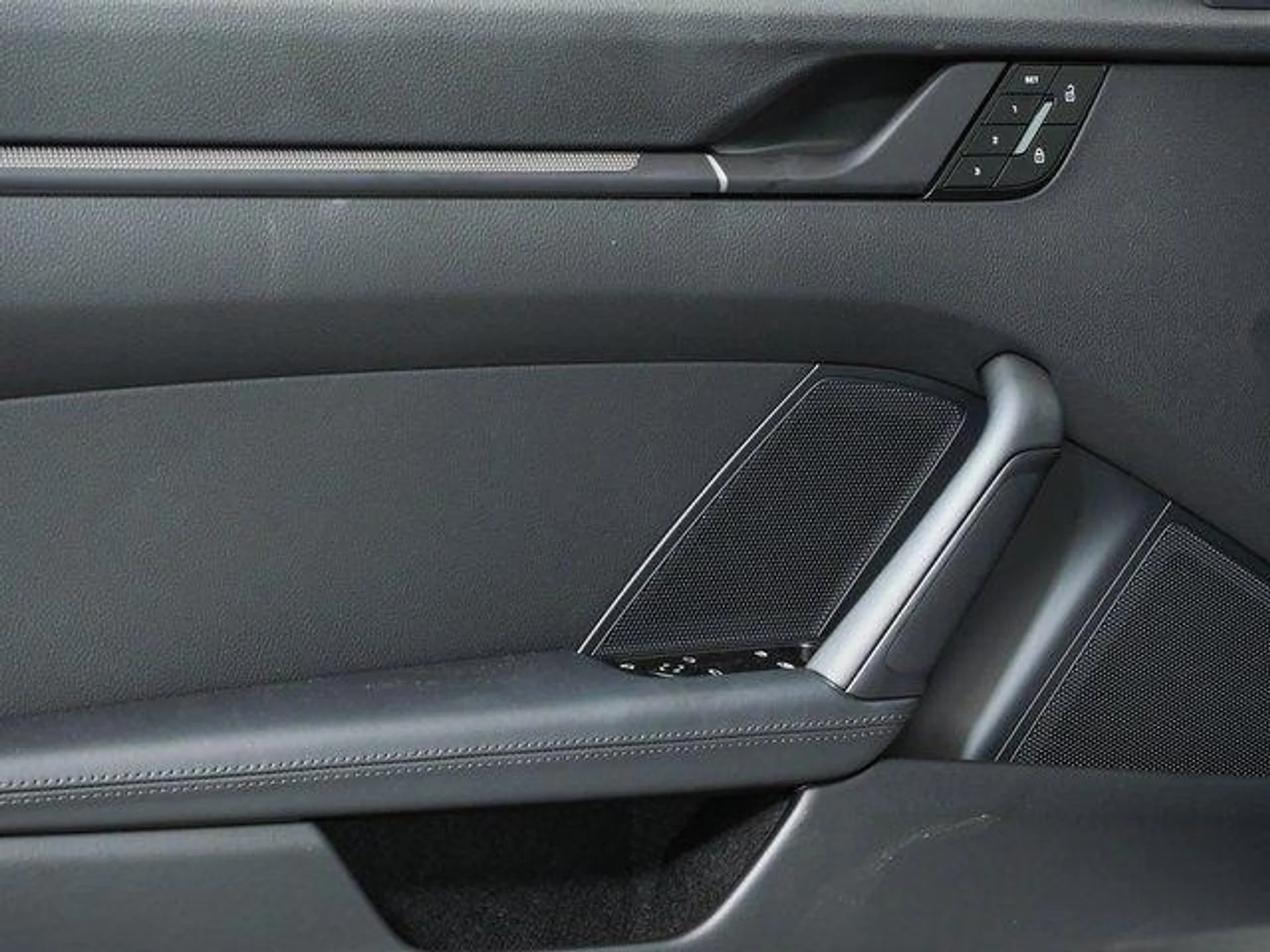 mph005_858834787_Du0z_Gc5_MSNB_Erz_HJHGGD_9ht3_Zw_I_5d7b3ad188