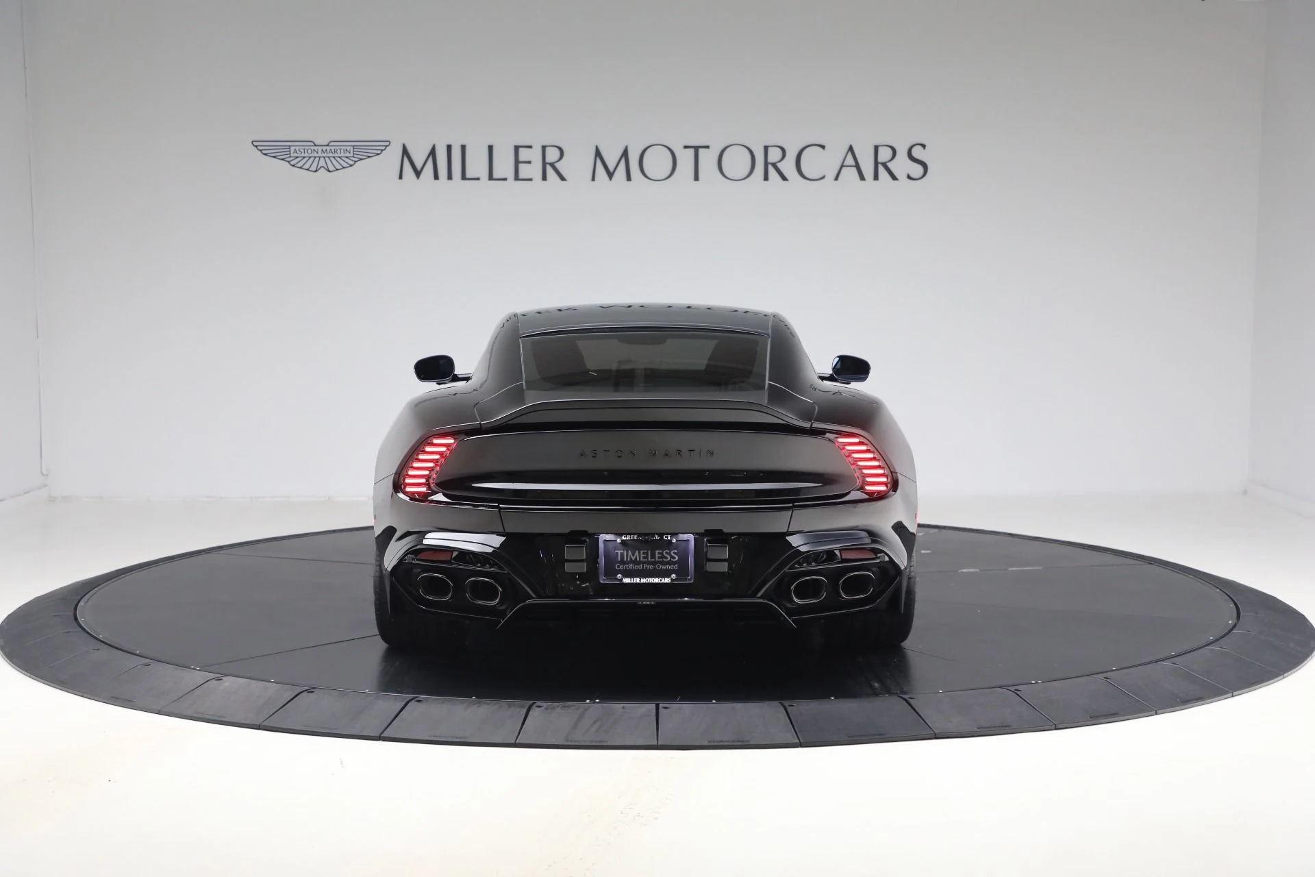 mph005_862925226_Used_2025_Aston_Martin_Vanquish_1789418284_c69c4693bb