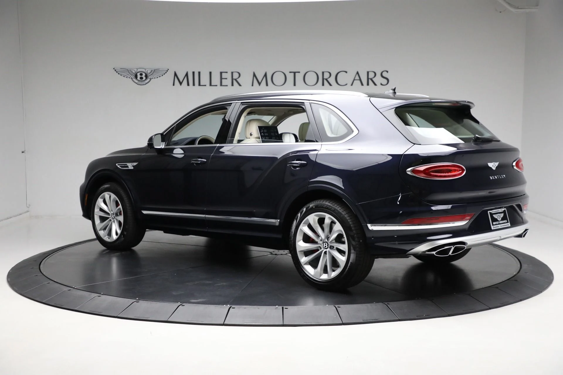 mph005_866388313_Used_2024_Bentley_Bentayga_EWB_V8_1711043264_d9b84ffba7