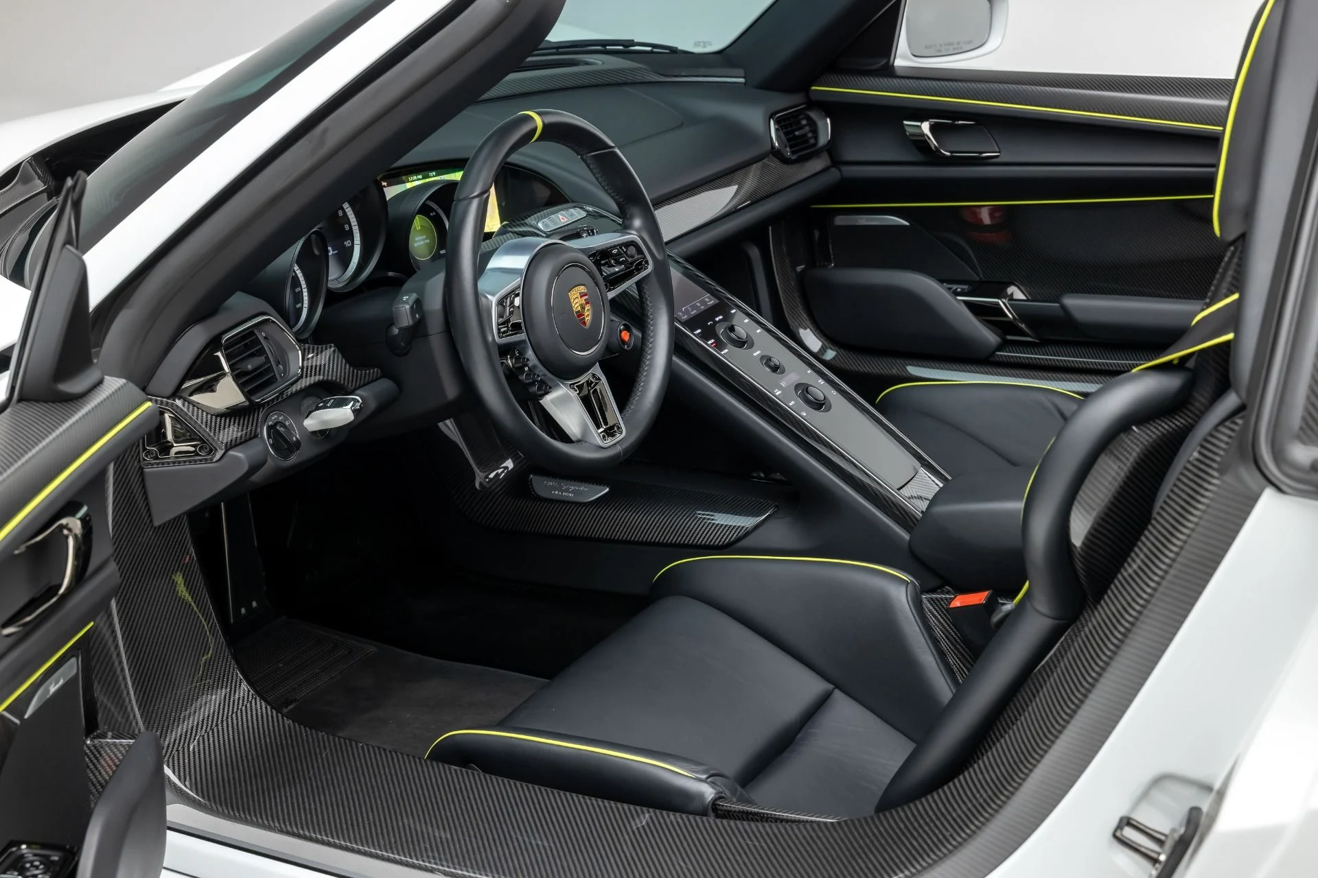 mph005_872190929_Used_2015_Porsche_918_Spyder_1740676476_1a1f9f880f