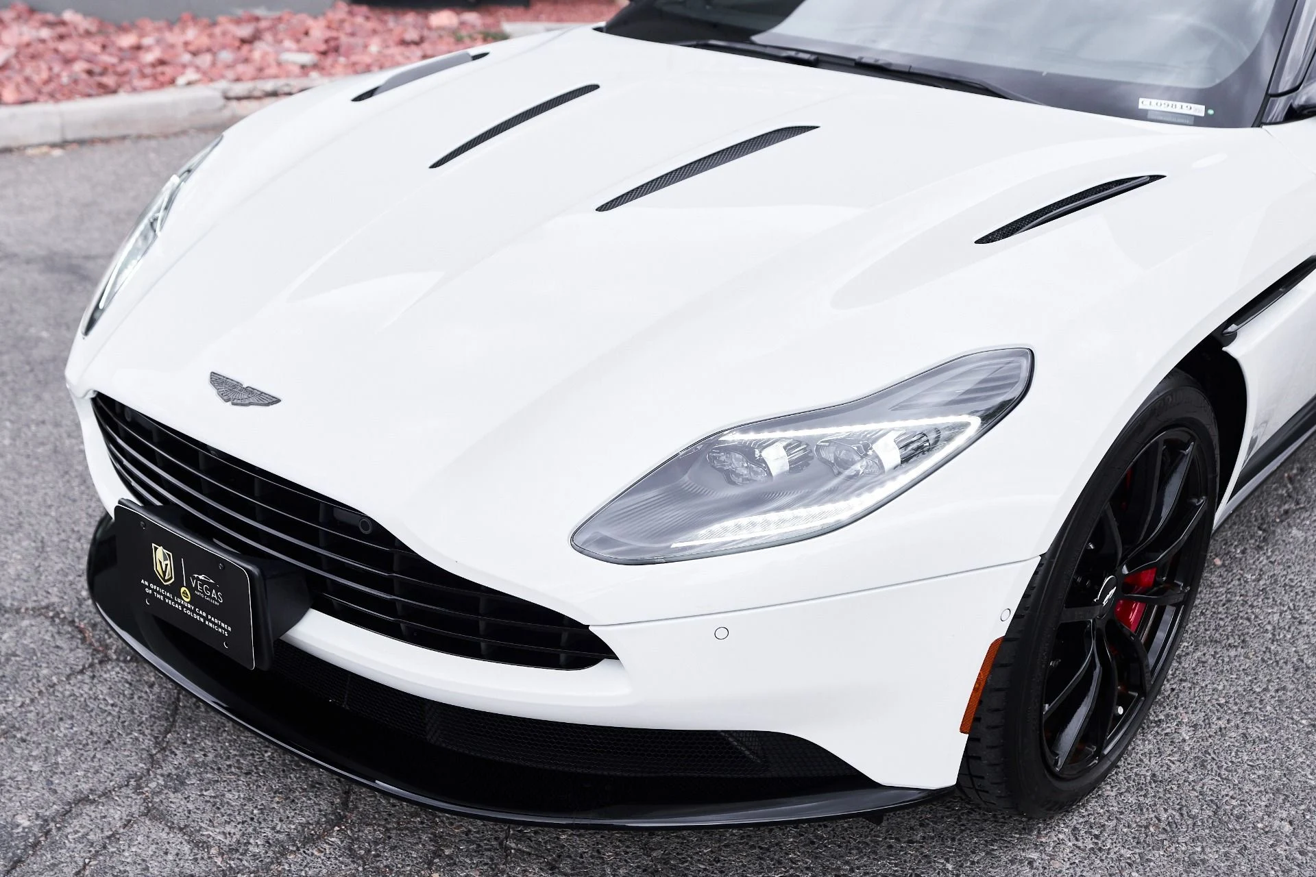 mph005_875507154_Used_2020_Aston_Martin_DB_11_AMR_1756239325_180f985838
