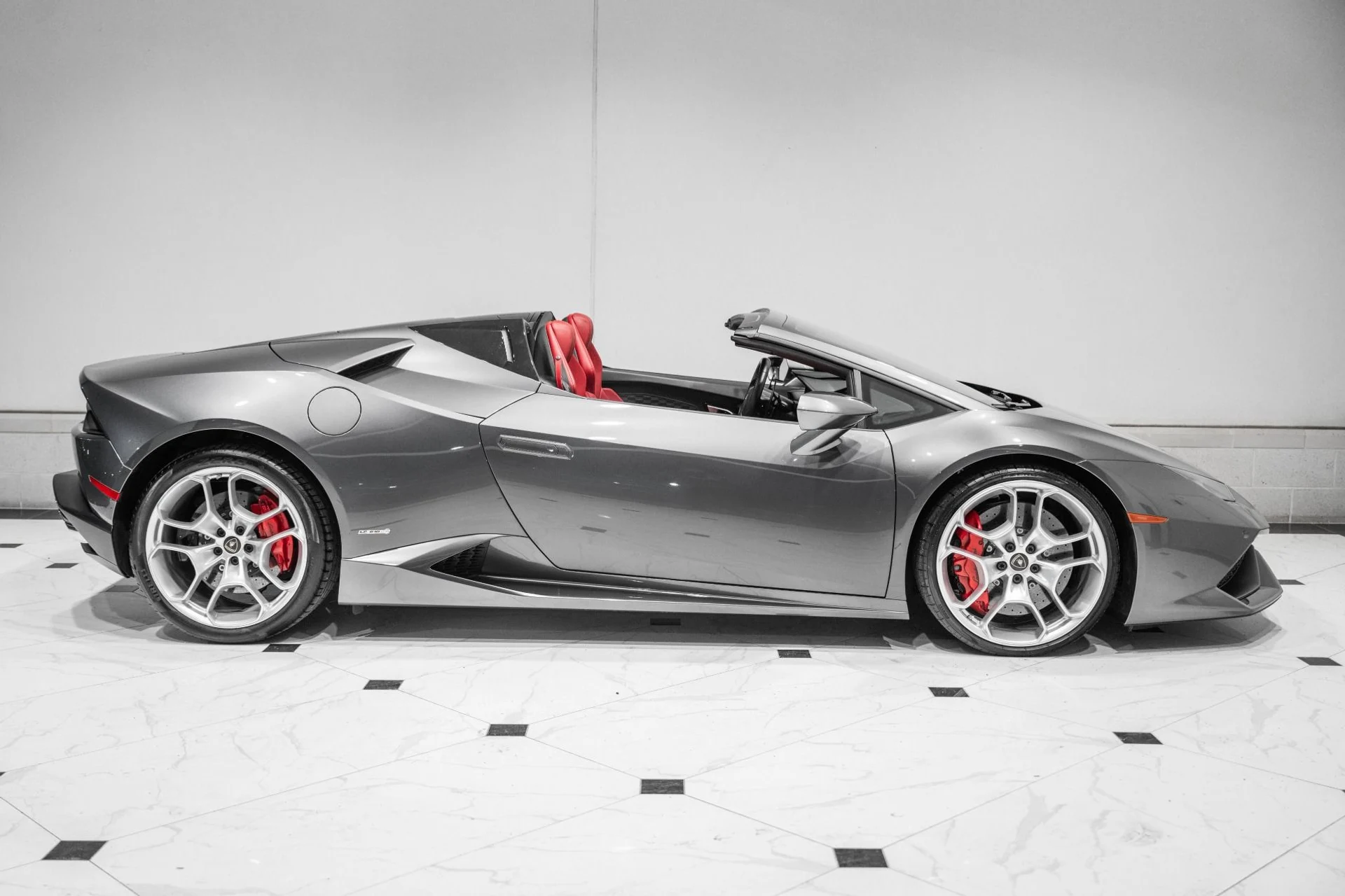 mph005_889113419_Used_2016_Lamborghini_Huracan_LP_610_4_Spyder_1773071752_2a9352b827