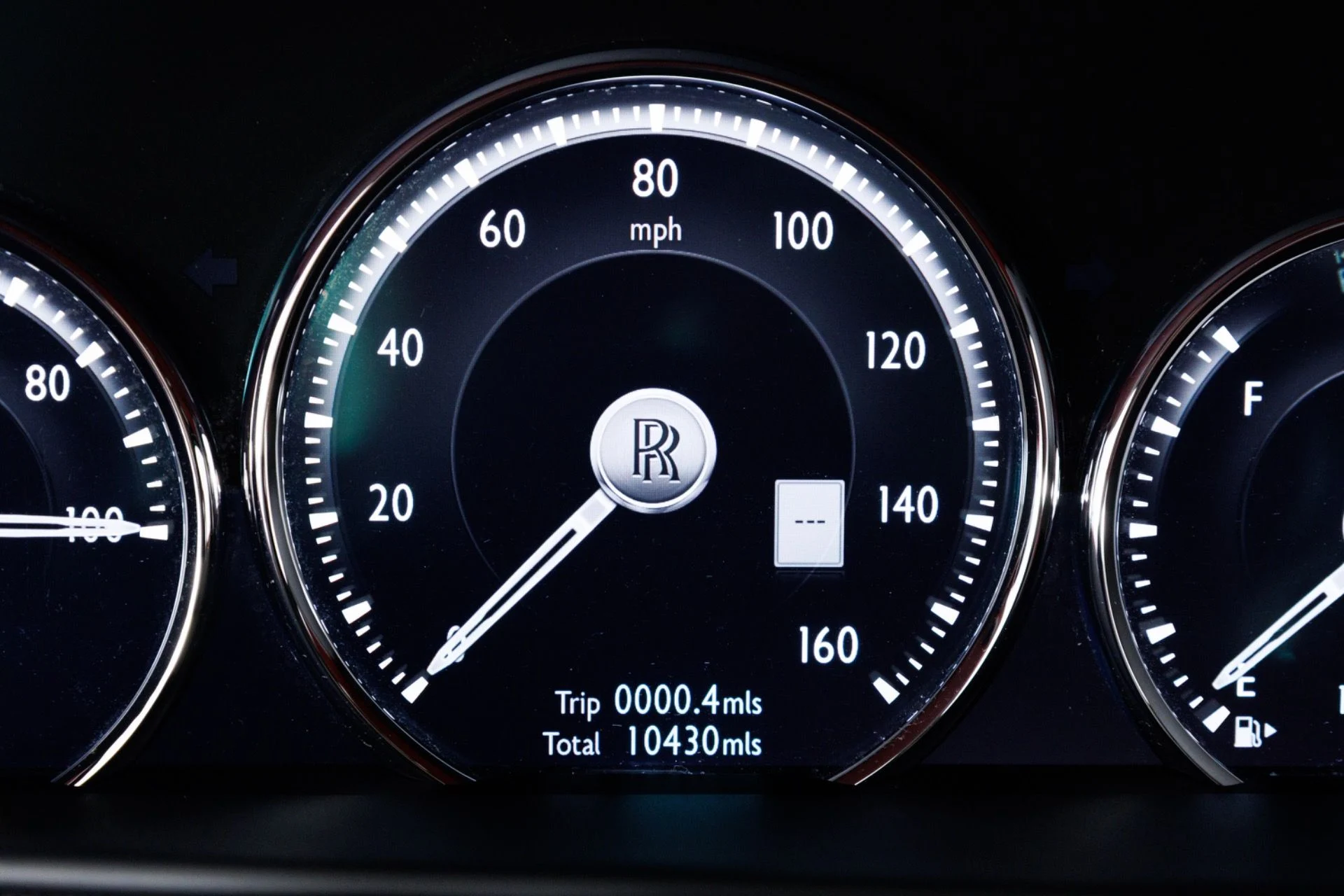 mph005_890232918_Used_2022_Rolls_Royce_Cullinan_1775845374_26dd7e9740