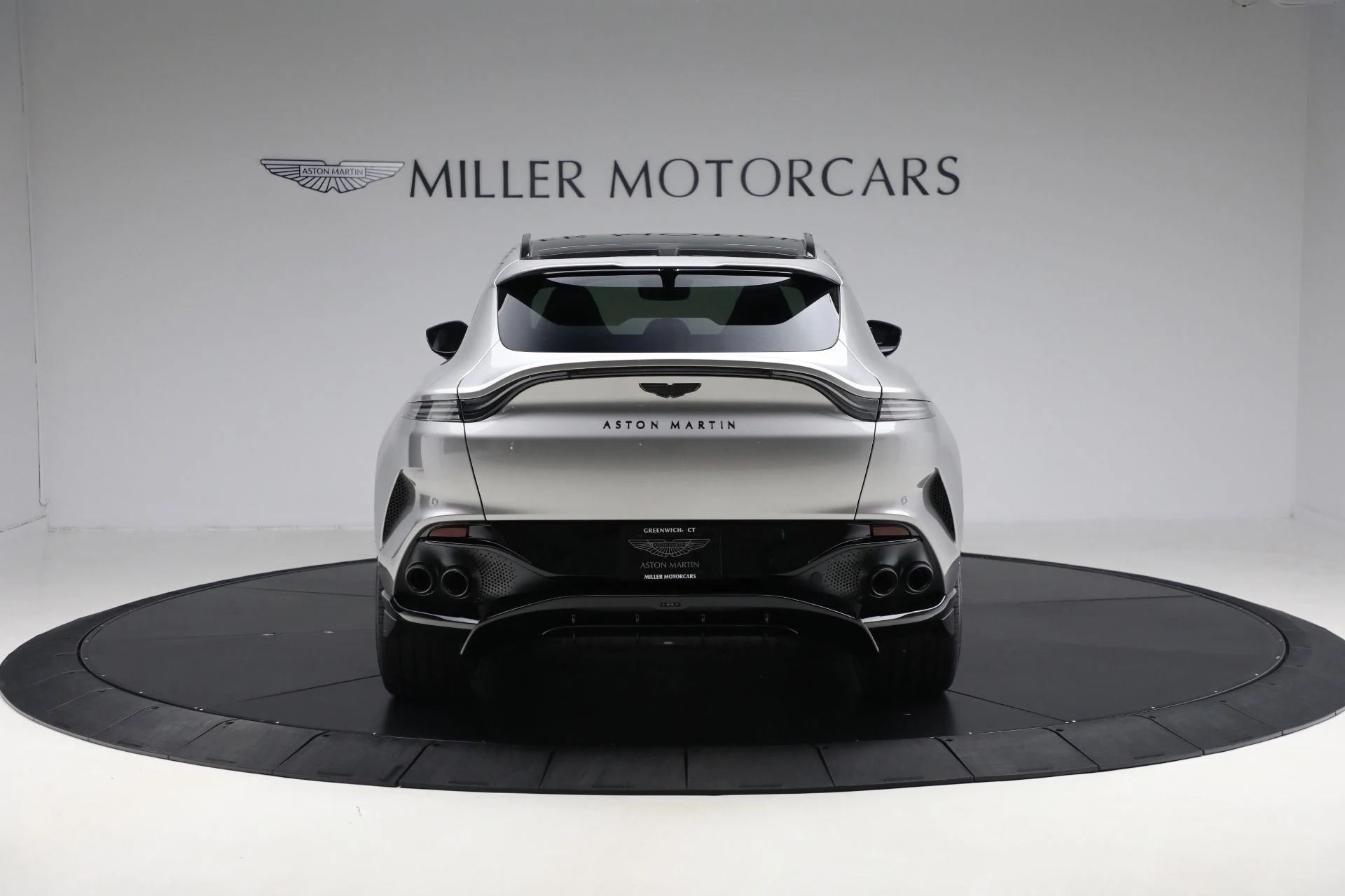 mph005_891578723_New_2025_Aston_Martin_DBX_707_38960c75c8
