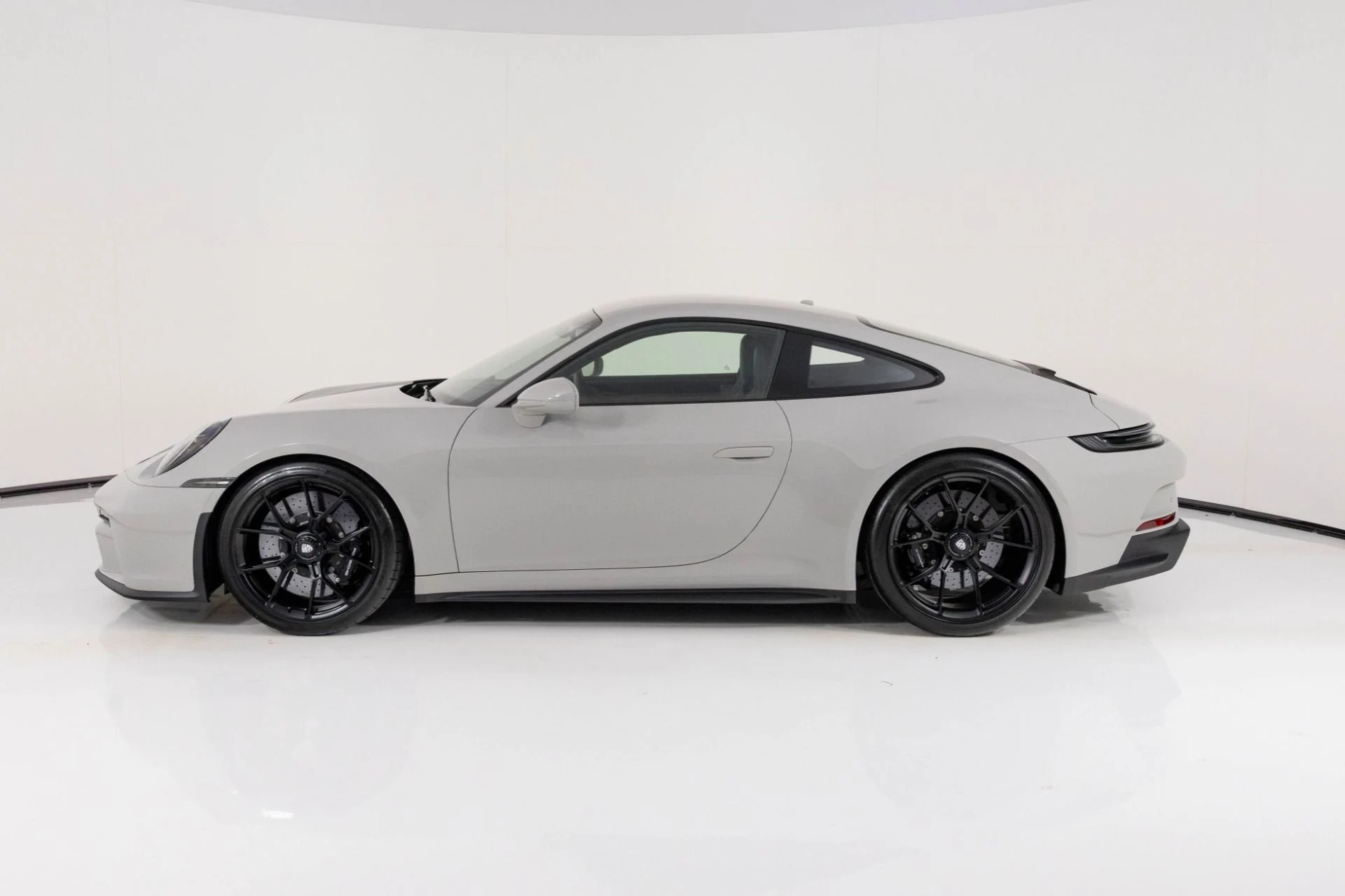 mph005_898552336_Used_2024_Porsche_911_GT_3_Touring_1761003627_385e2de615