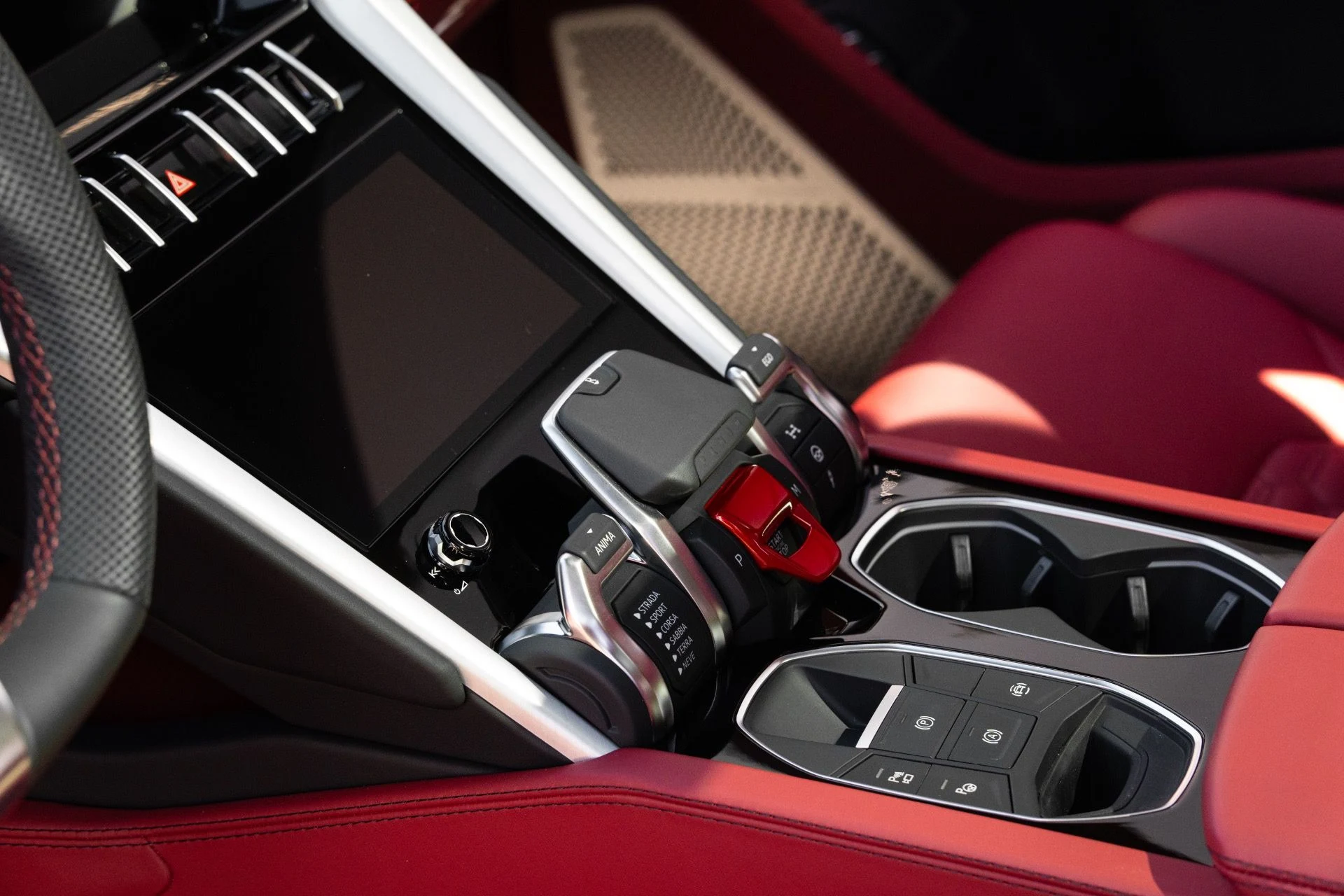 mph005_902982948_Used_2022_Lamborghini_Urus_1770690392_67236917f1