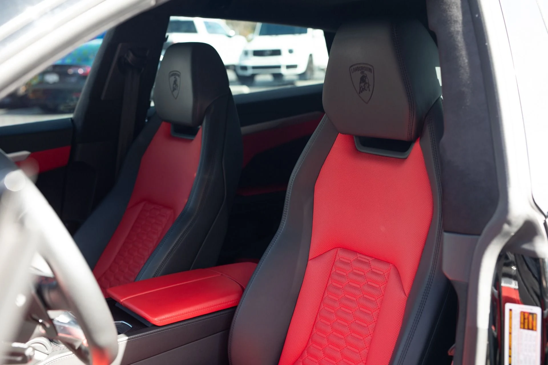 mph005_903381231_Used_2020_Lamborghini_Urus_1739815945_83441c9b43