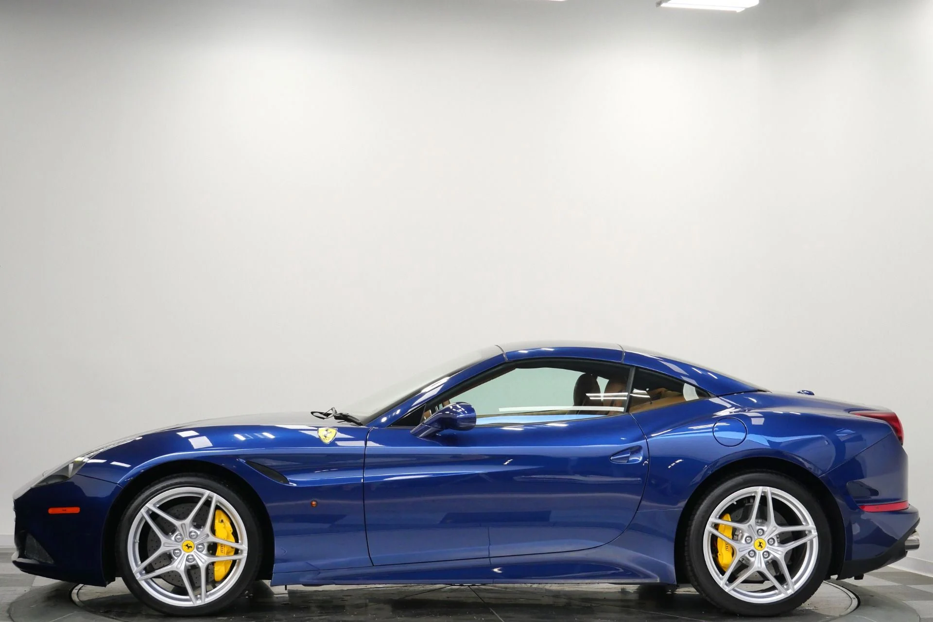 mph005_90540954_Used_2017_Ferrari_California_T_553_Horsepower_Ventilated_Seats_Low_Miles_1780071789_c5dbd6c137