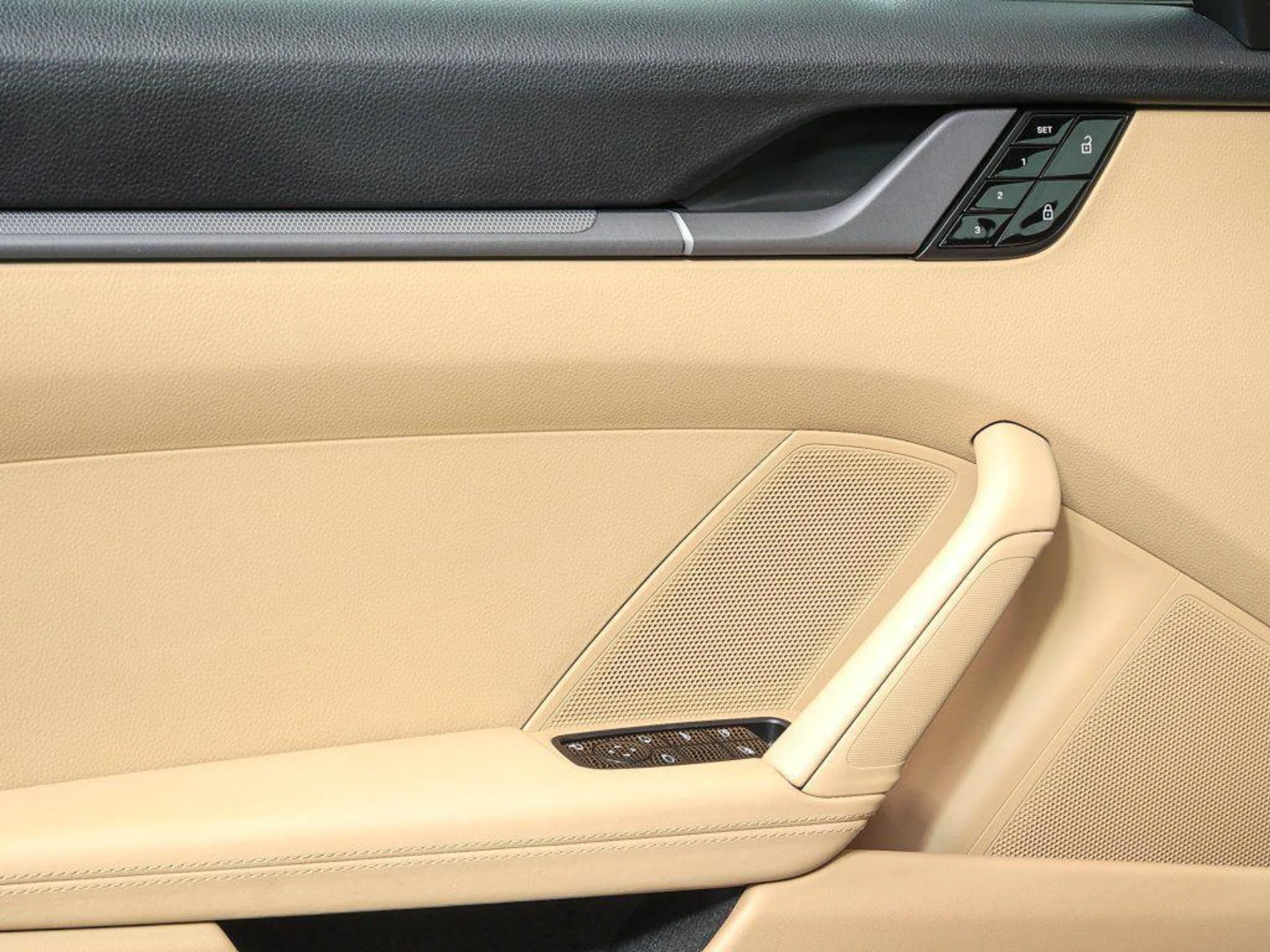 mph005_919014507_VW_Dyv_Gk_Mc_Lnc_B_Lb9_Ef_G8_E_Gec_M_Fk_1cb9e3be7d