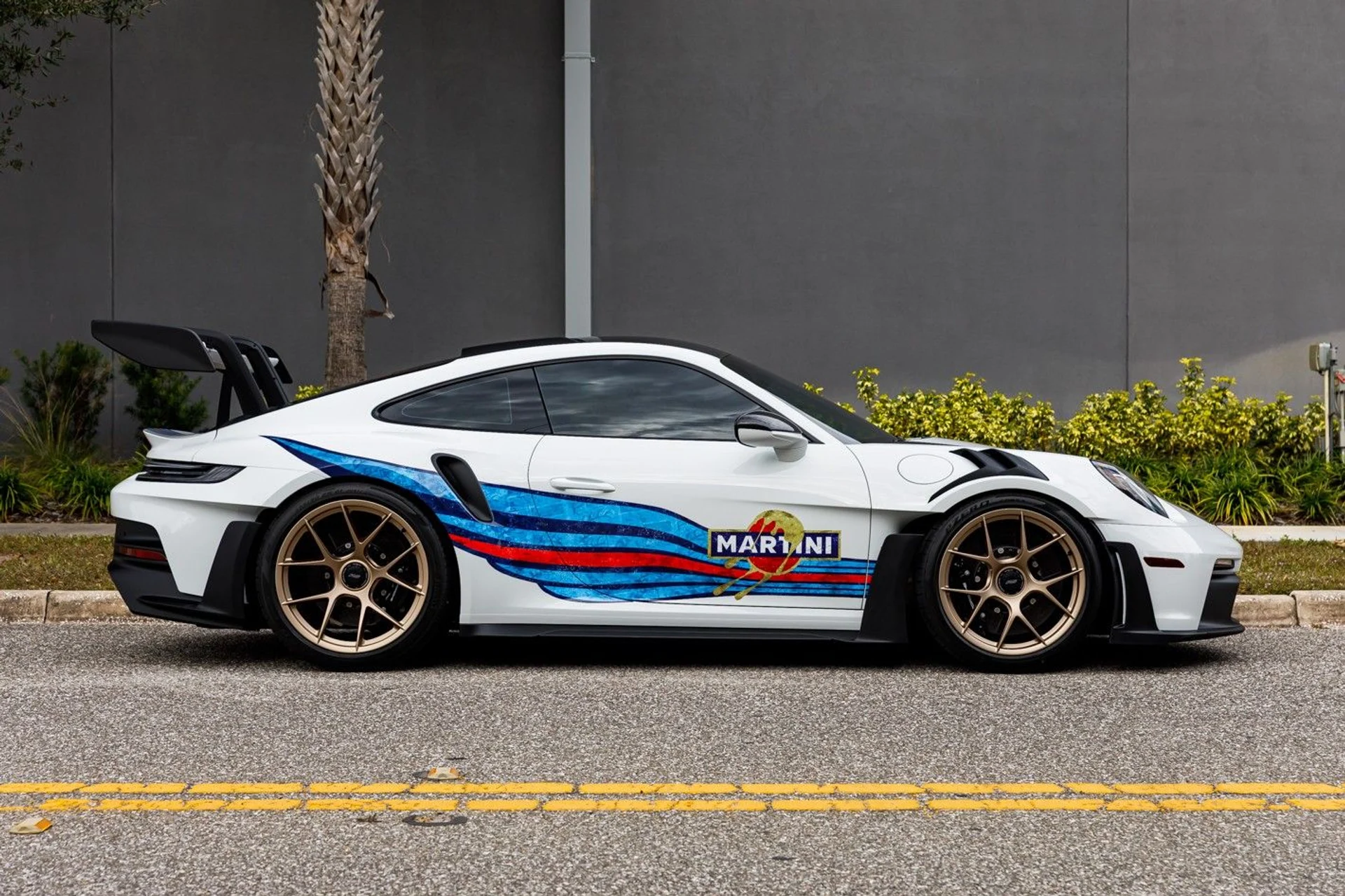 mph005_923047011_645_p6_l_0bfa0374f0