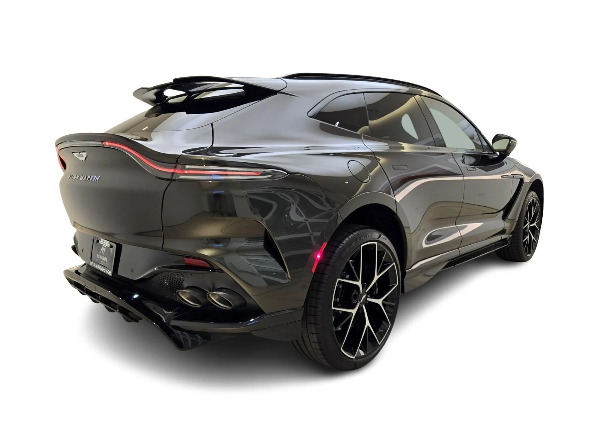 mph005_924930127_New_2026_Aston_Martin_DBX_707_1761371579_91baf8b213
