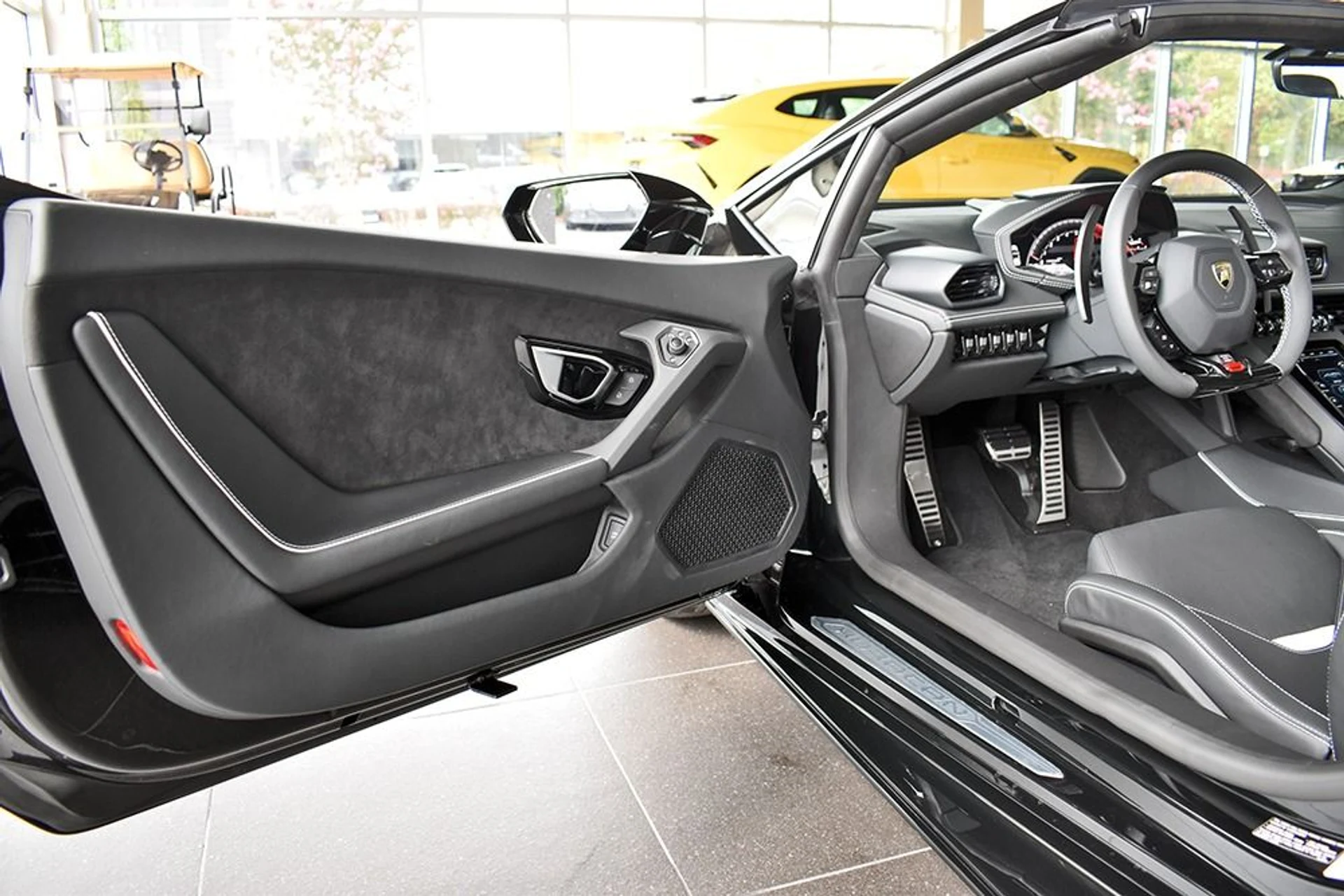 mph005_925410941_Used_2020_Lamborghini_Huracan_EVO_RWD_Spyder_1791233951_e0beaac53f