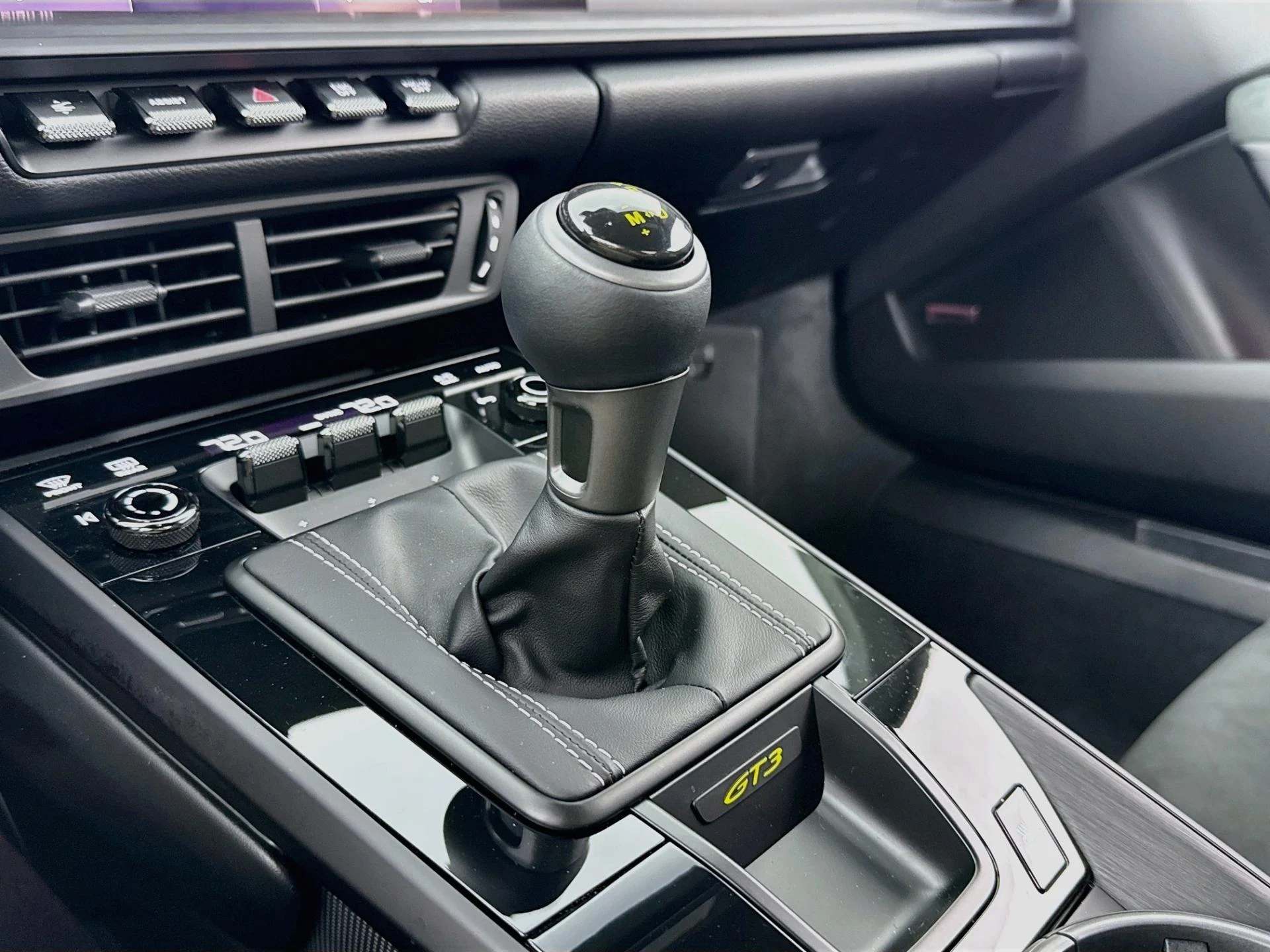 mph005_929283002_Used_2026_Porsche_911_GT_3_1786481336_5664a56bbe