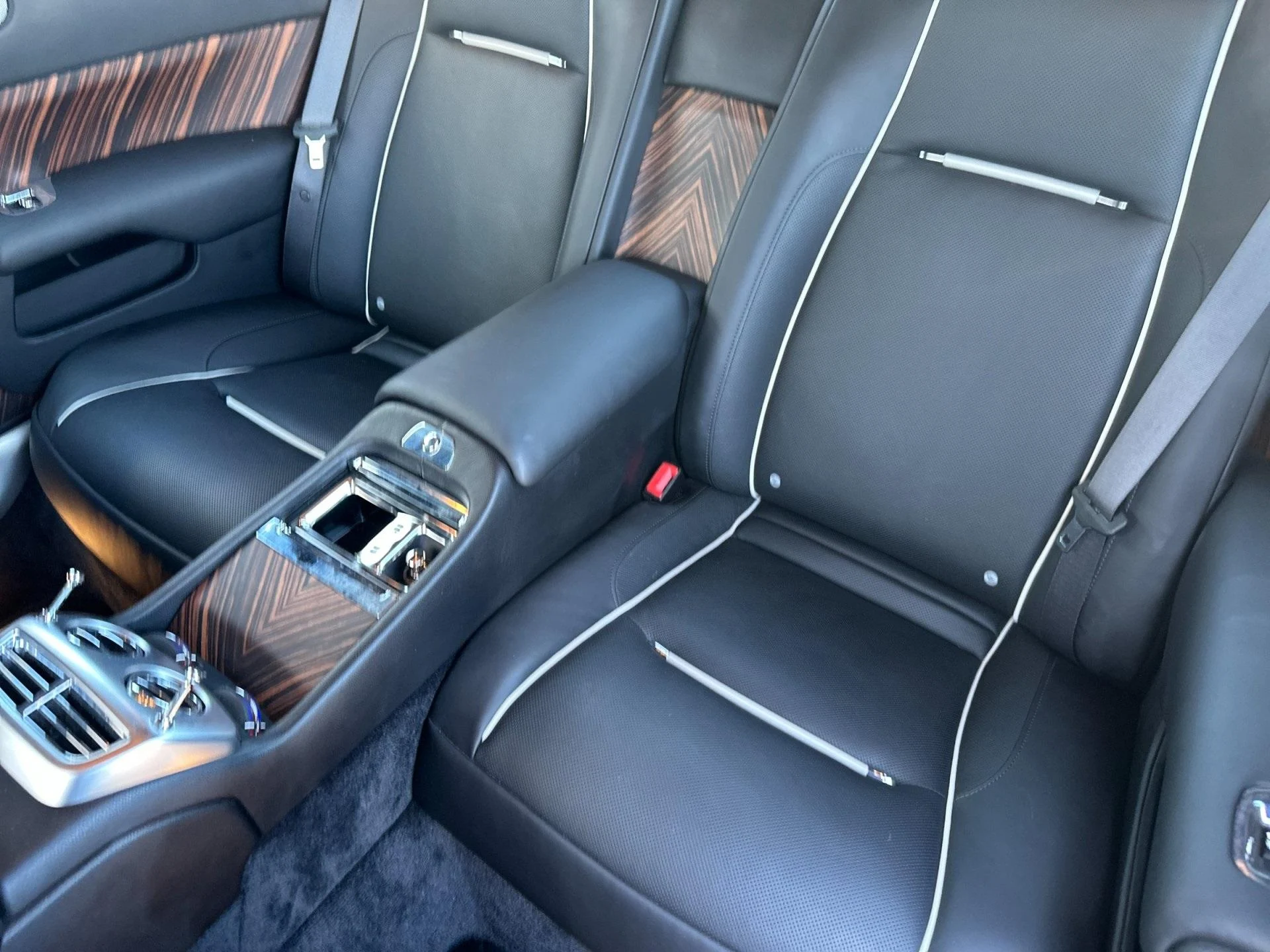 mph005_931238952_Used_2016_Rolls_Royce_Wraith_1760001107_9591327719