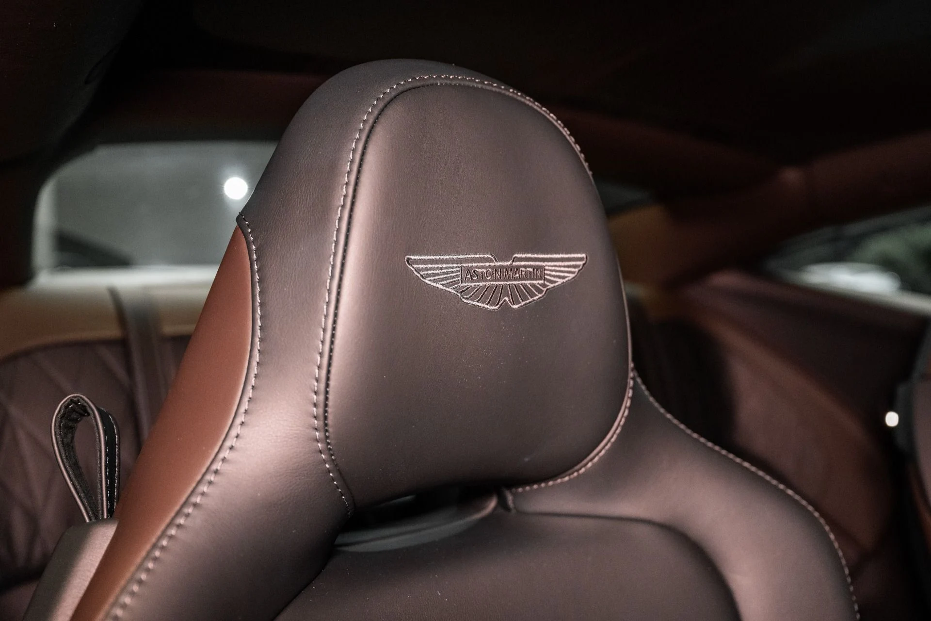 mph005_931702842_Used_2025_Aston_Martin_DB_12_Coupe_1748960287_25972b605e