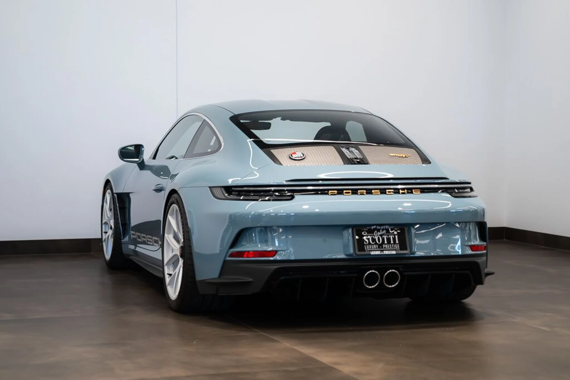 mph005_938614681_porsche_911_2024_jpg_v_1773863537_6adfdd2226