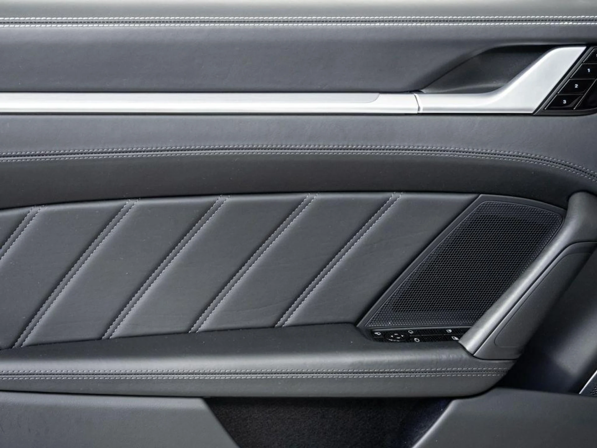 mph005_942012771_l1_Eh0_G_Ld_Sa_Qgha_Xs_NYZ_Oc_Kp_H5_Q_5966f1f849