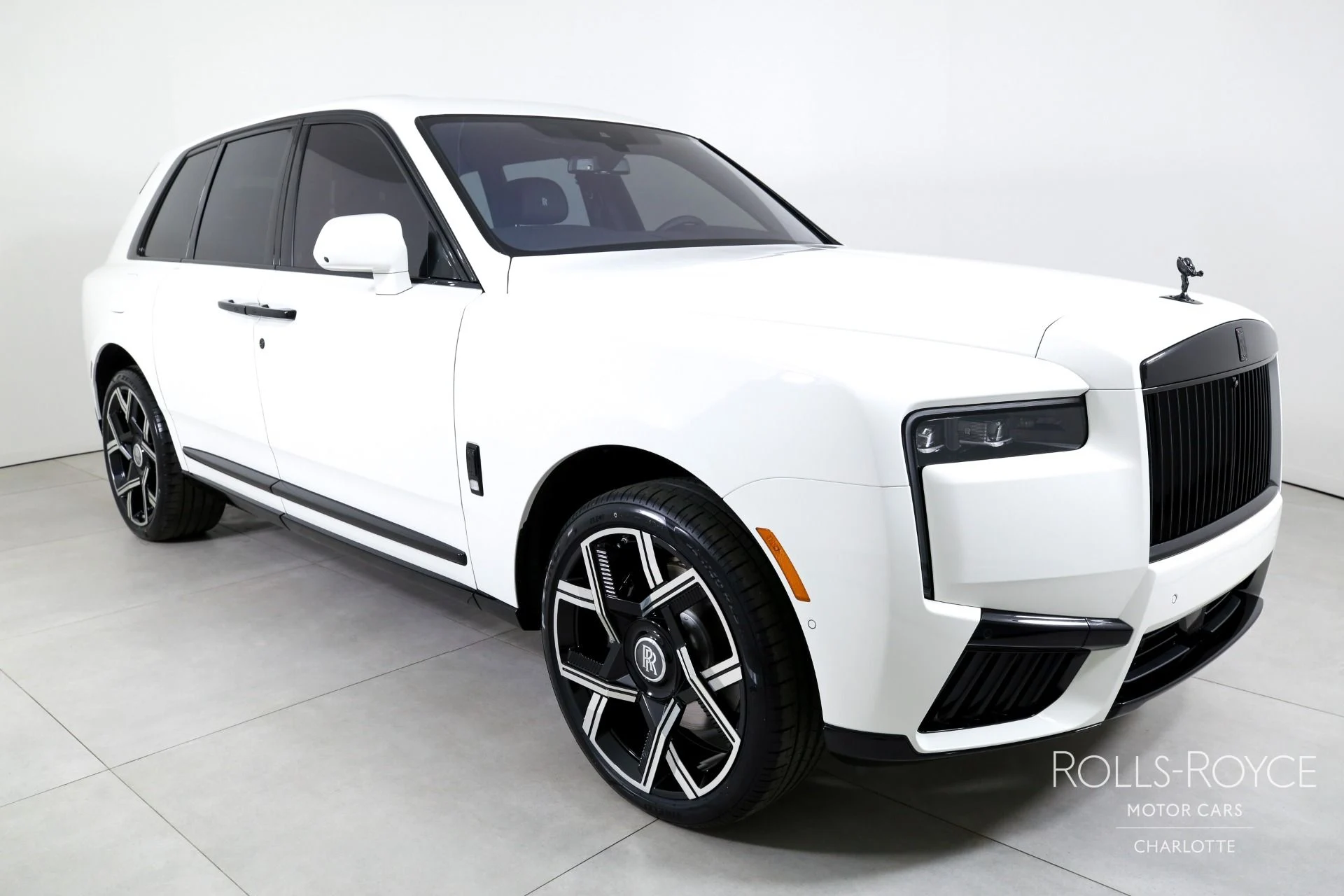 mph005_942195424_Used_2026_Rolls_Royce_Cullinan_1774985933_b251cf4ff9