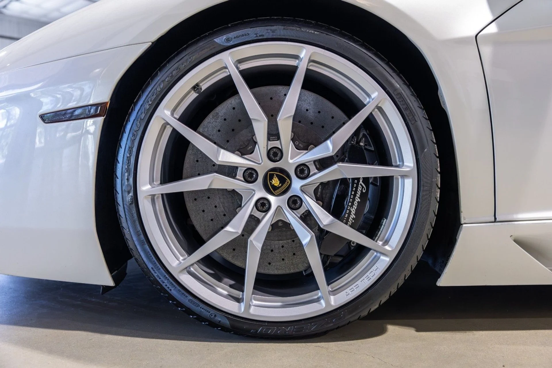 mph005_94580924_l_A_484a2aeb77