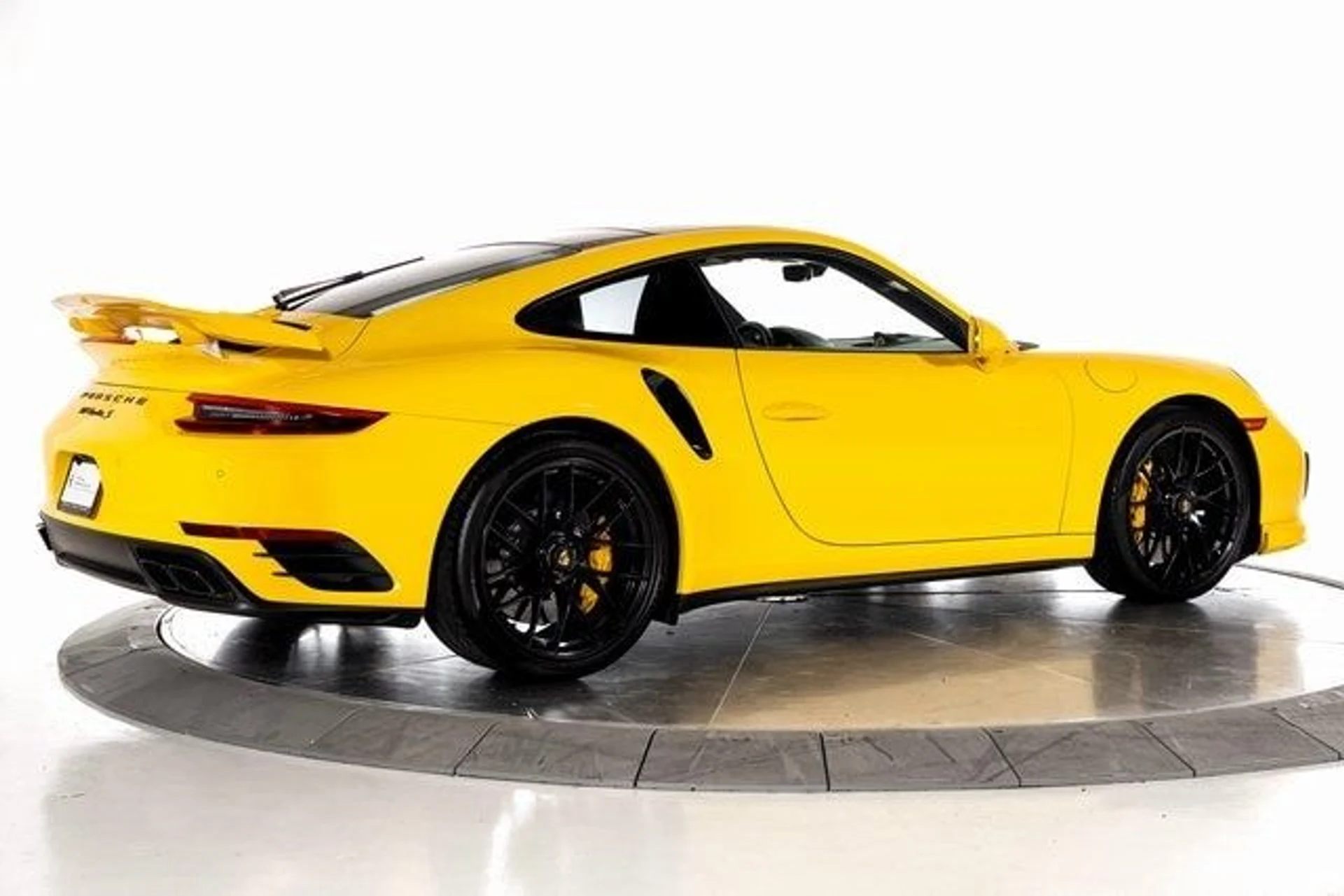 mph005_946043308_49cde9e4e36f79e654df524e1871fa95x_02912c5897