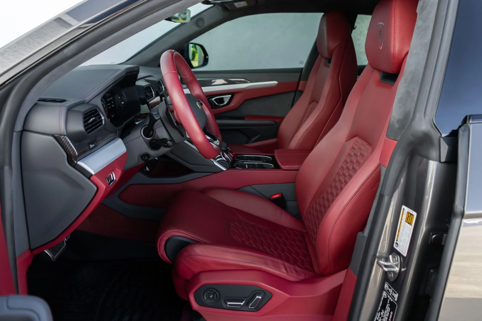 mph005_955497637_Used_2021_Lamborghini_Urus_1768598799_597914de34