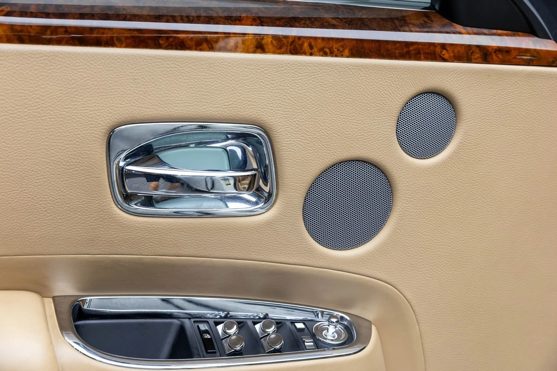 mph005_955937692_6_237a6f7655