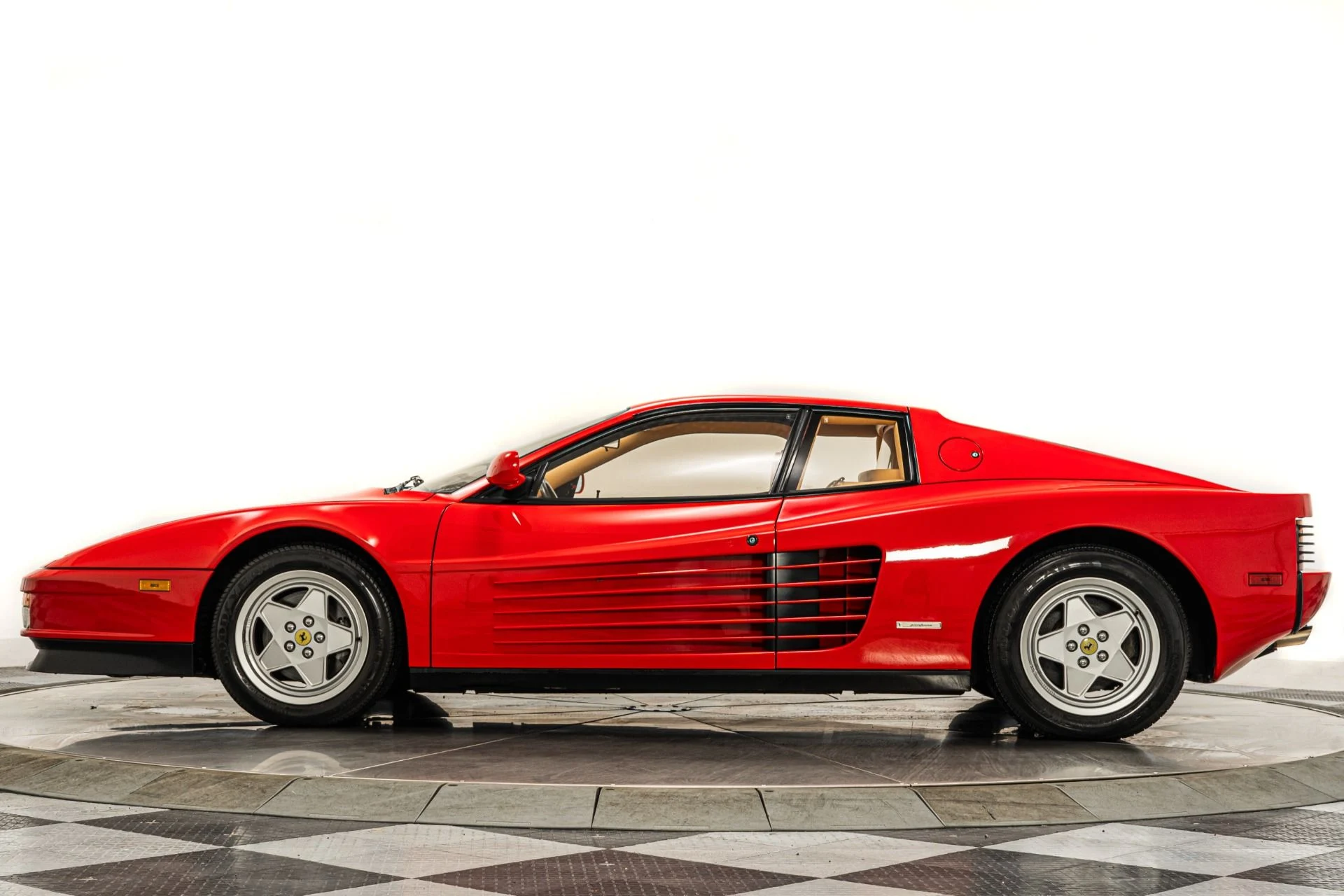 mph005_957014231_Used_1988_Ferrari_Testarossa_1758663985_54cecd7417