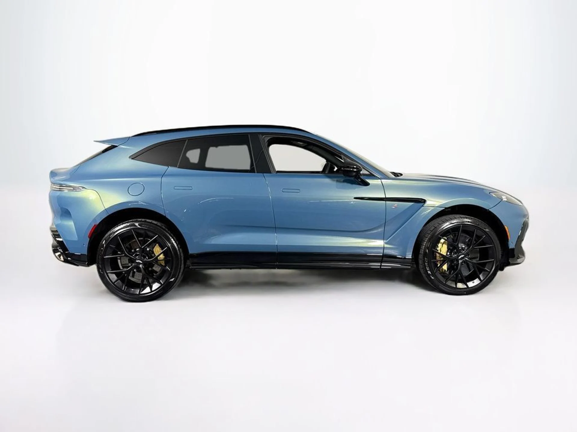mph005_960835597_new_2026_aston_martin_dbx_sawd_11350_23059220_6_1024_158ca143a9