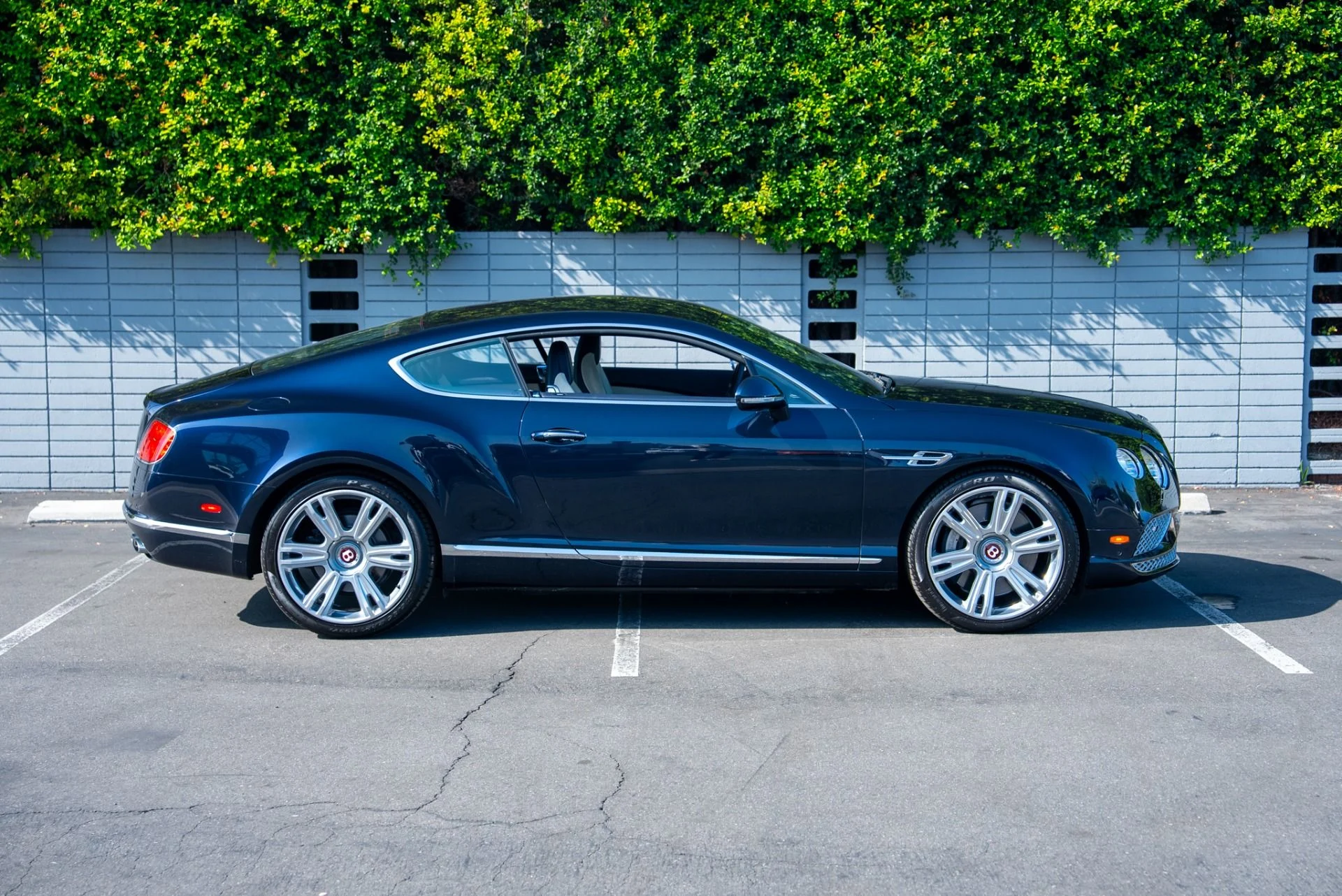 mph005_97033152_Used_2016_Bentley_Continental_GT_V8_1762542267_e9e96fd341