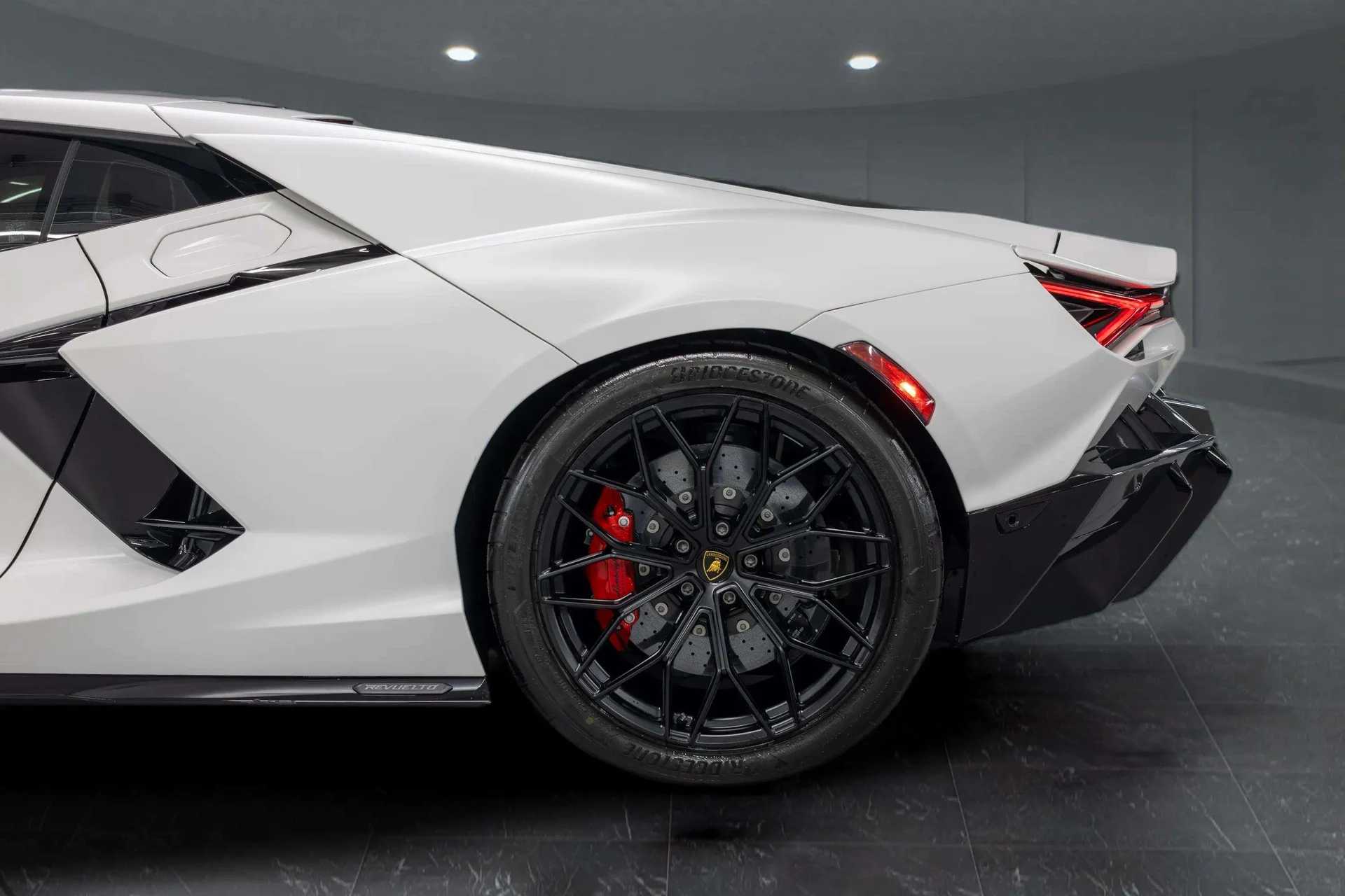 mph005_971006247_777f3e93_6ea3_4a38_9c4d_8aaffc8ae922_202420_Lamborghini20_Revuelto2028_ZHWCC_1_ZM_5_RLA_0133029_6_5f166c2513
