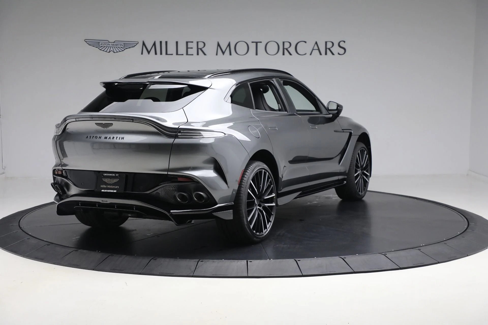mph005_973947811_New_2025_Aston_Martin_DBX_707_4e6303e5a4