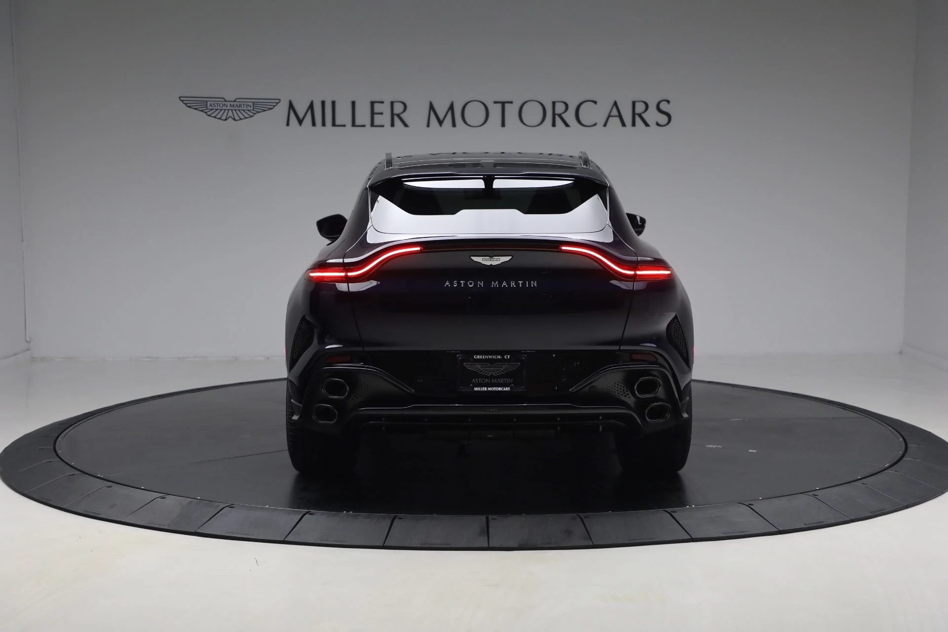 mph005_974676756_New_2026_Aston_Martin_DBX_S_1767980992_905250891b