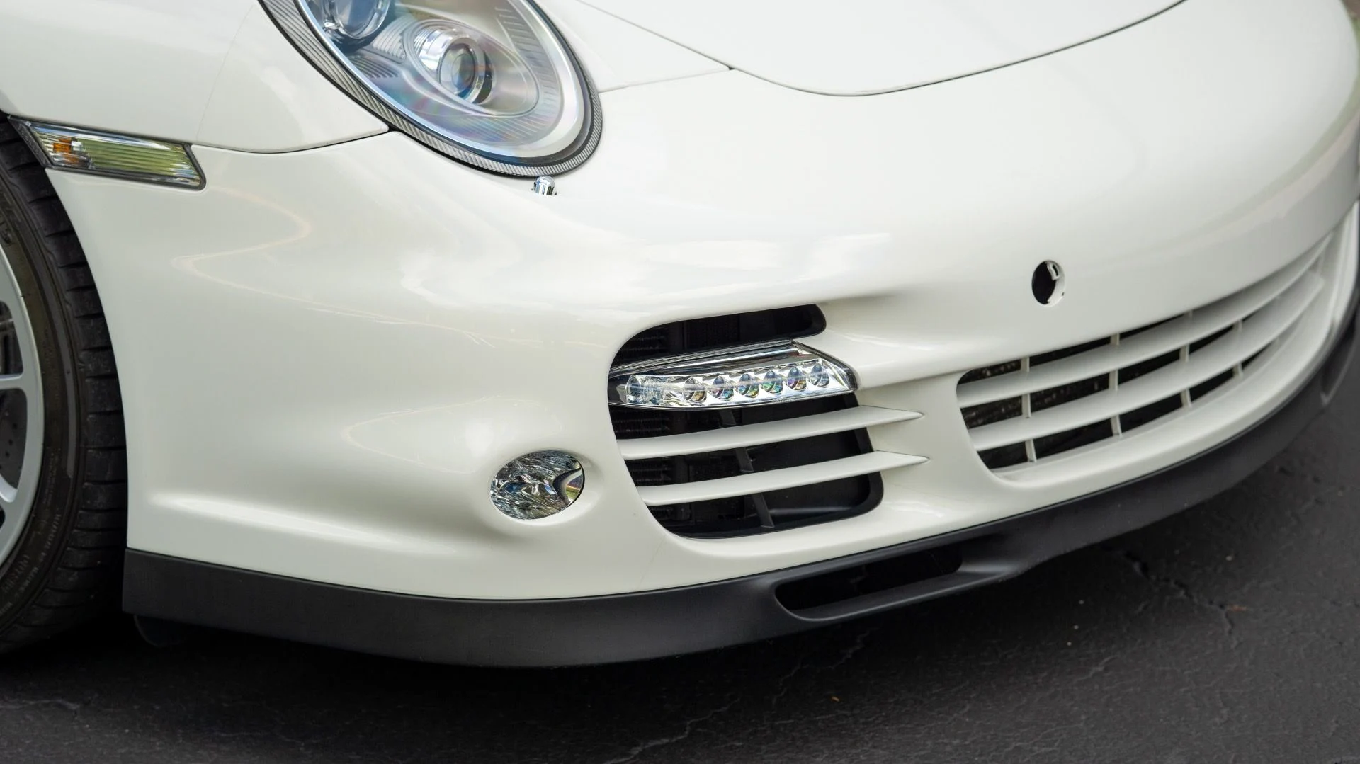 mph005_984717835_Used_2011_Porsche_911_Turbo_S_1754935906_dc672af341