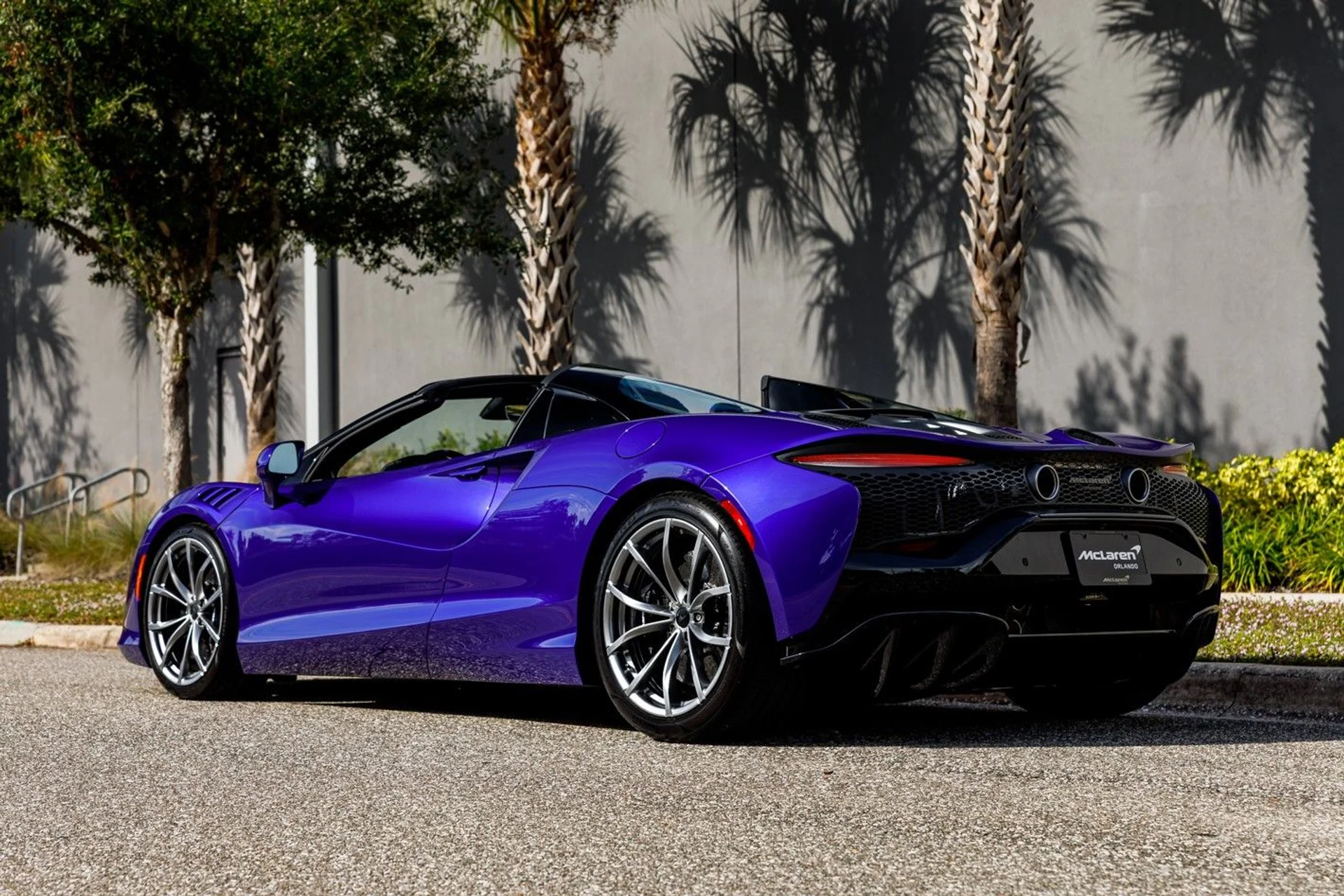 mph005_985007072_620_p6_l_a4aae27d29