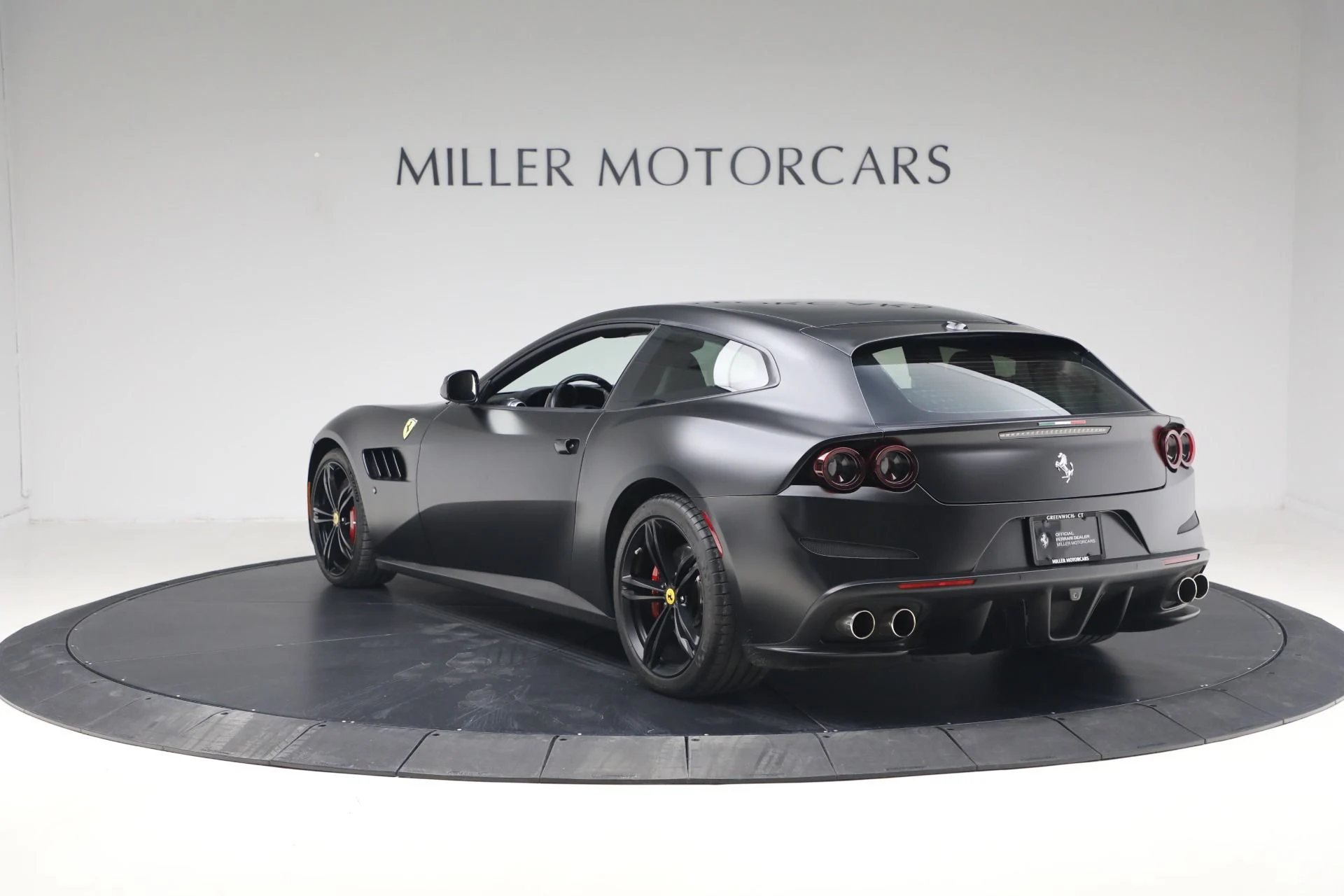 mph005_987255305_Used_2018_Ferrari_GTC_4_Lusso_1787858853_0ef55b17a0