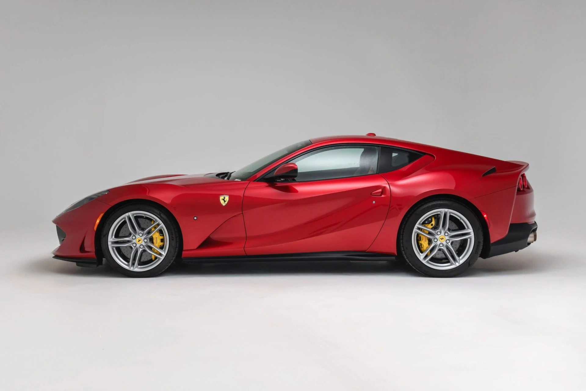 mph005_999678535_Used_2019_Ferrari_812_Superfast_1774387524_44d2381dd6
