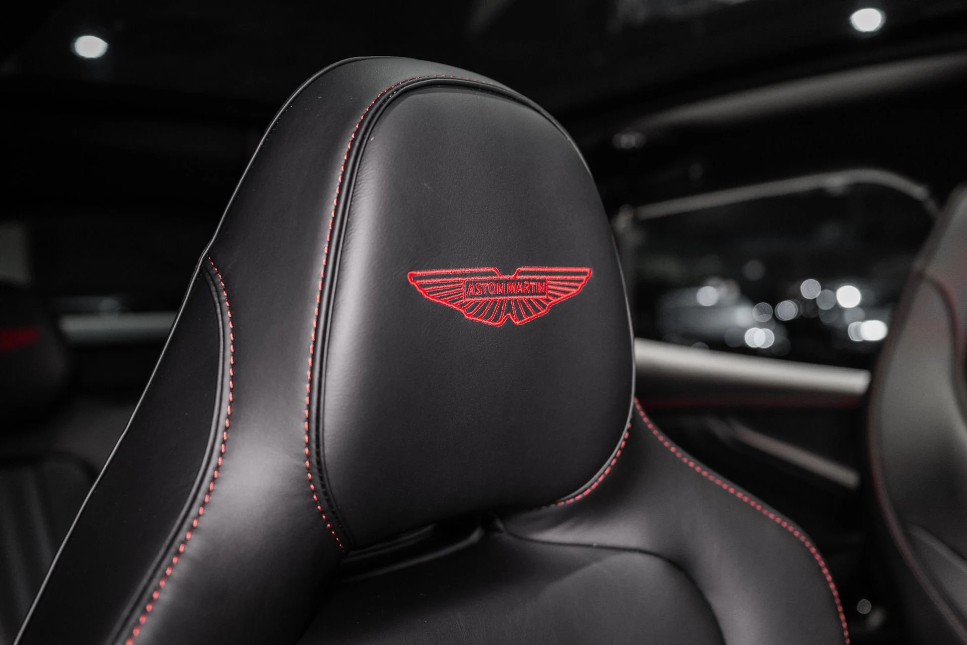 mph005_999976699_New_2026_Aston_Martin_DBX_707_1765217762_70828748ec