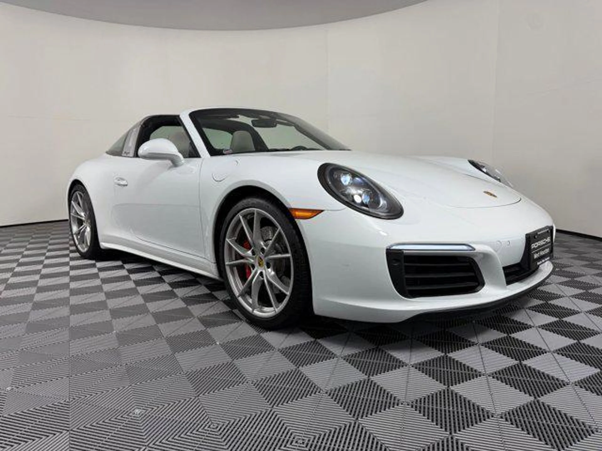 mph006_1005401056_usy_R_Gi6sy8cvm_JPZX_Hm_J_Suf8_Wi_Y_11d74b1a66