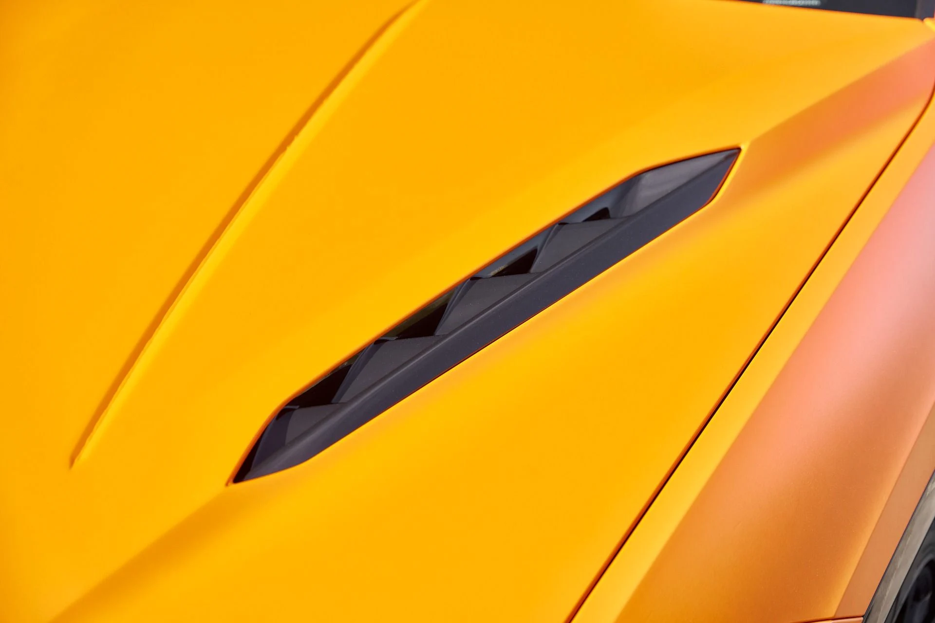 mph006_1010941588_Used_2024_Lamborghini_Urus_S_1768961871_ae94b55fe9