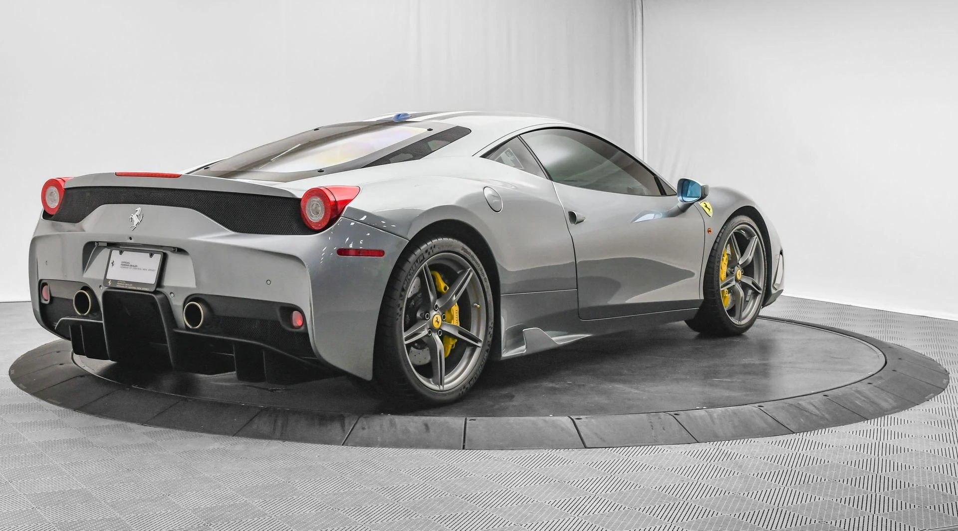 mph006_1011748279_Used_2015_Ferrari_458_Italia_Speciale_1757453392_1094e525f4