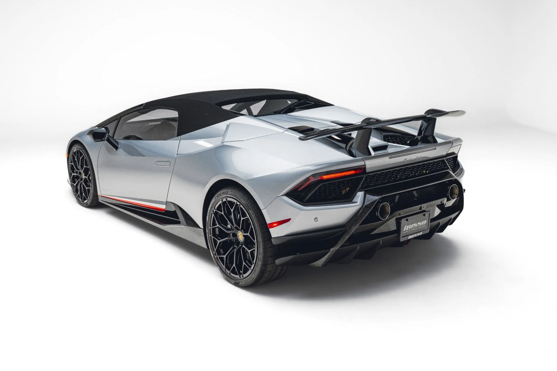 mph006_1014178675_Used_2019_Lamborghini_Huracan_LP_640_4_Performante_Spyder_1781799616_7ba3e66405