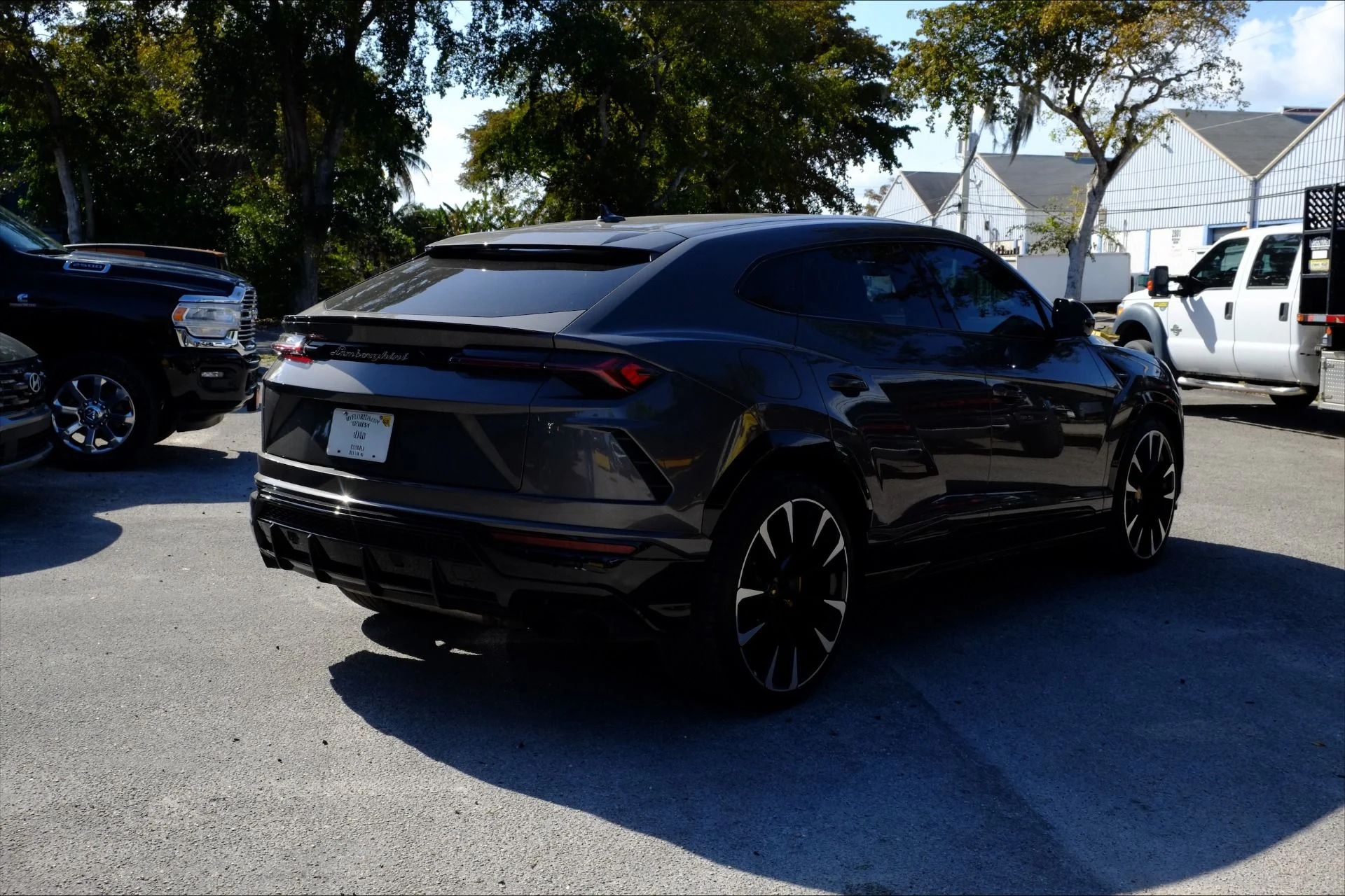 mph006_1015626811_Used_2021_Lamborghini_Urus_1776122291_6bdd5a9a46