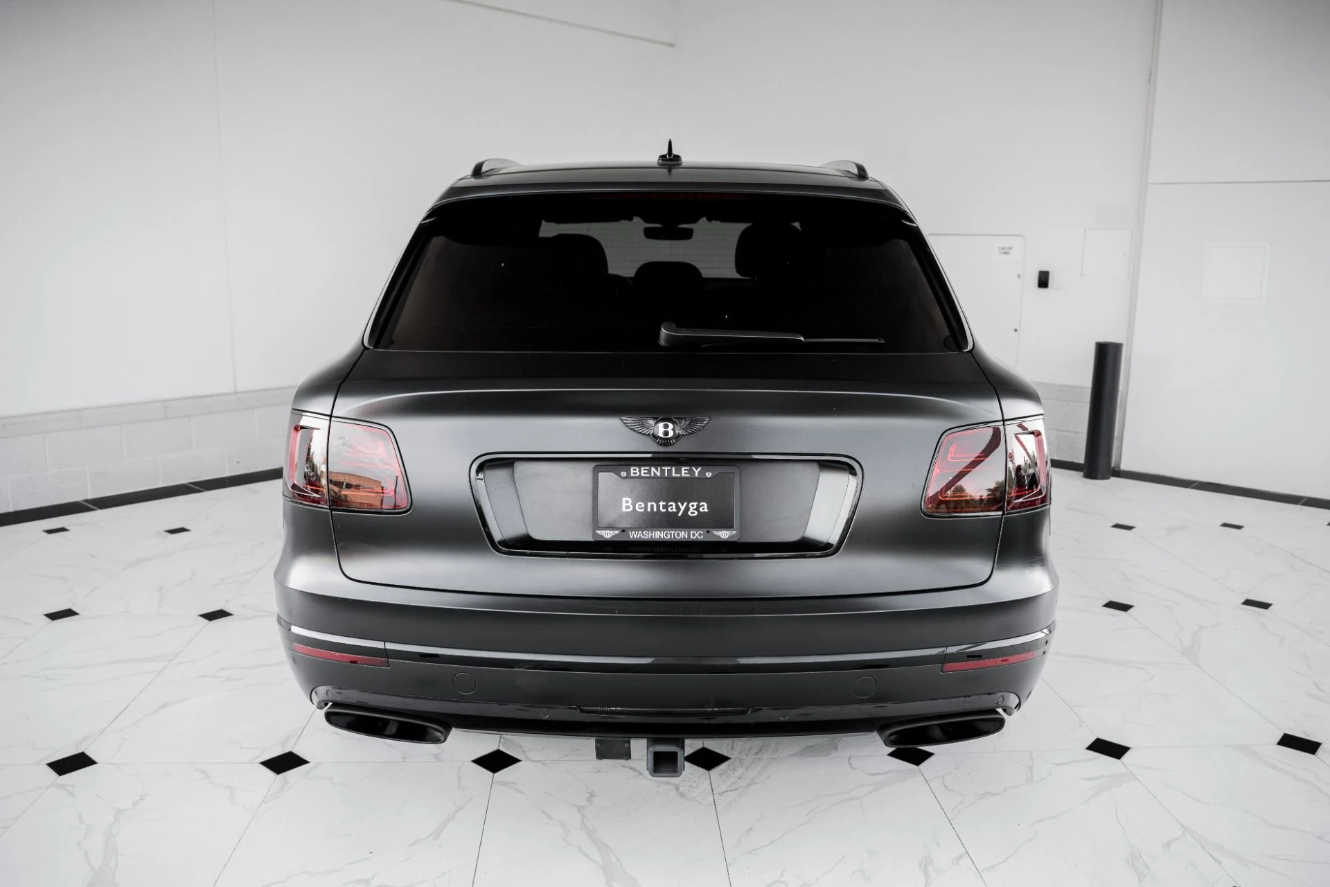 mph006_1017207527_Used_2017_Bentley_Bentayga_W12_1683658938_0184bf0998