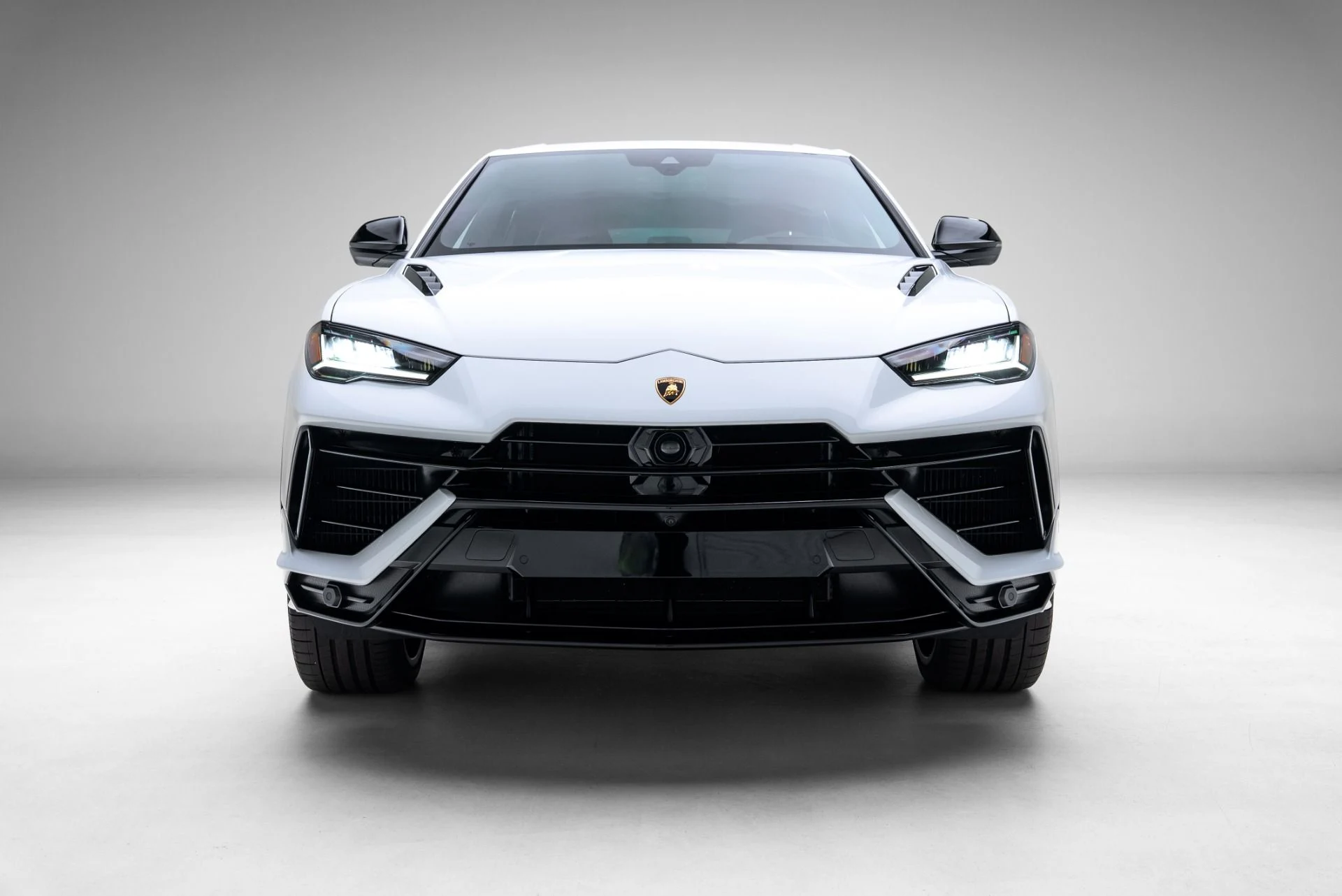 mph006_1020657797_Used_2024_Lamborghini_Urus_S_1774974370_f178960eb7