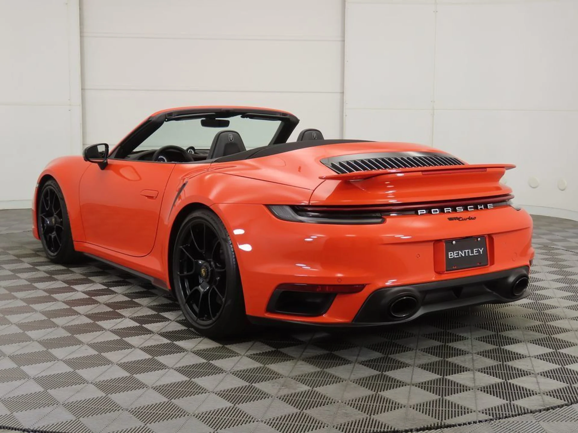 mph006_1028512159_used_2022_porsche_911_turbocabriolet_8119_22928338_7_1024_beff9e704f